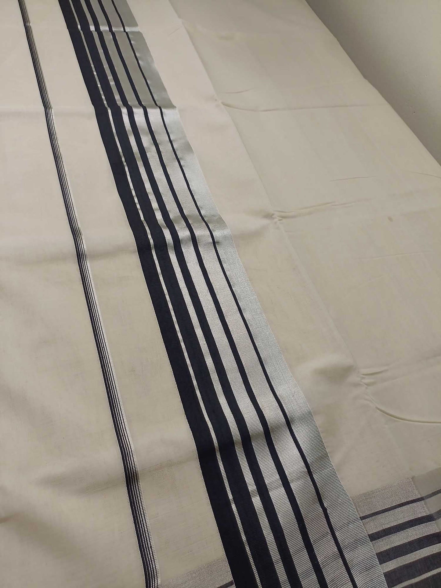 Kerala Kasavu Saree for Women