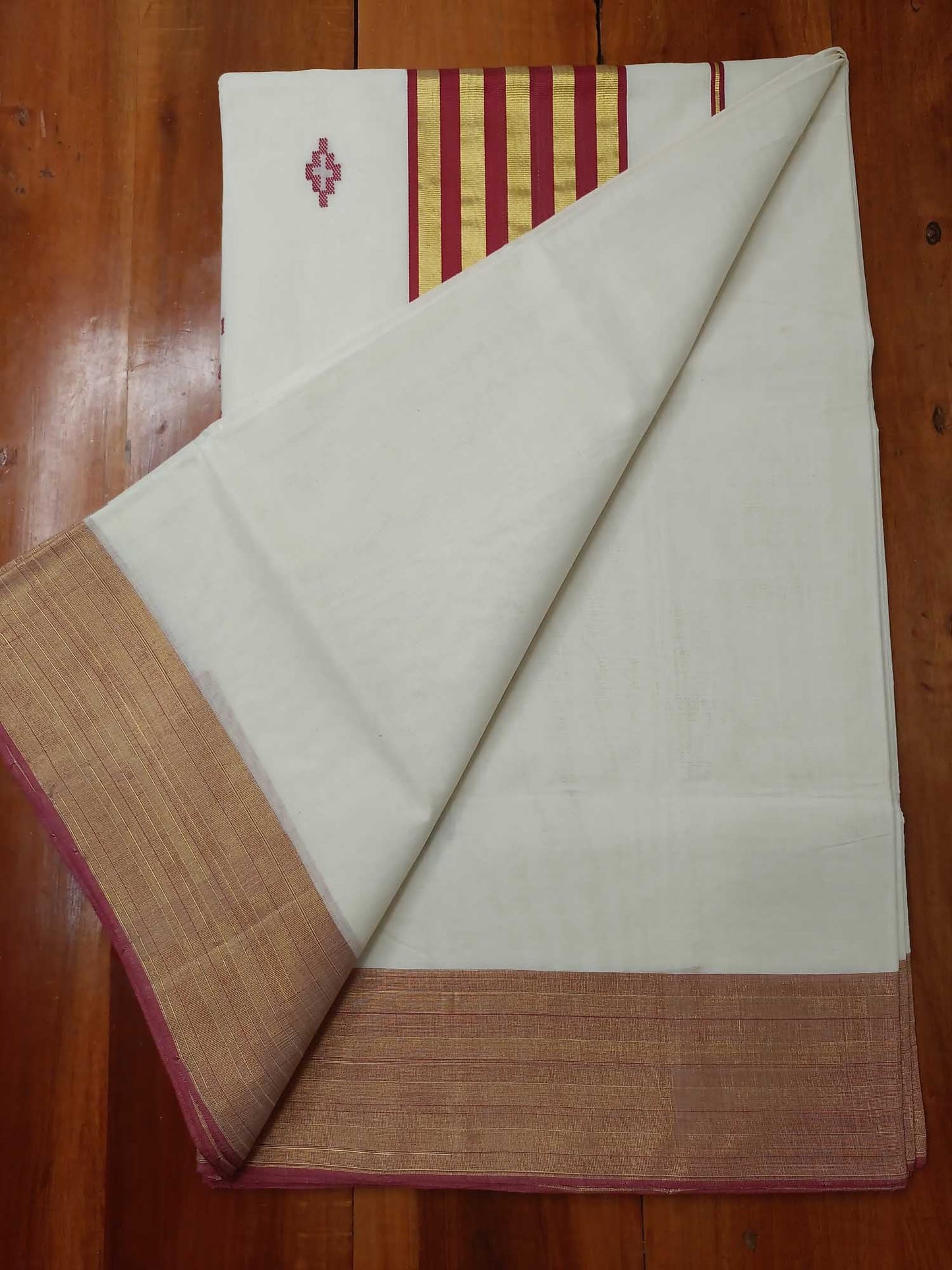 Kerala Kasavu Saree for Women
