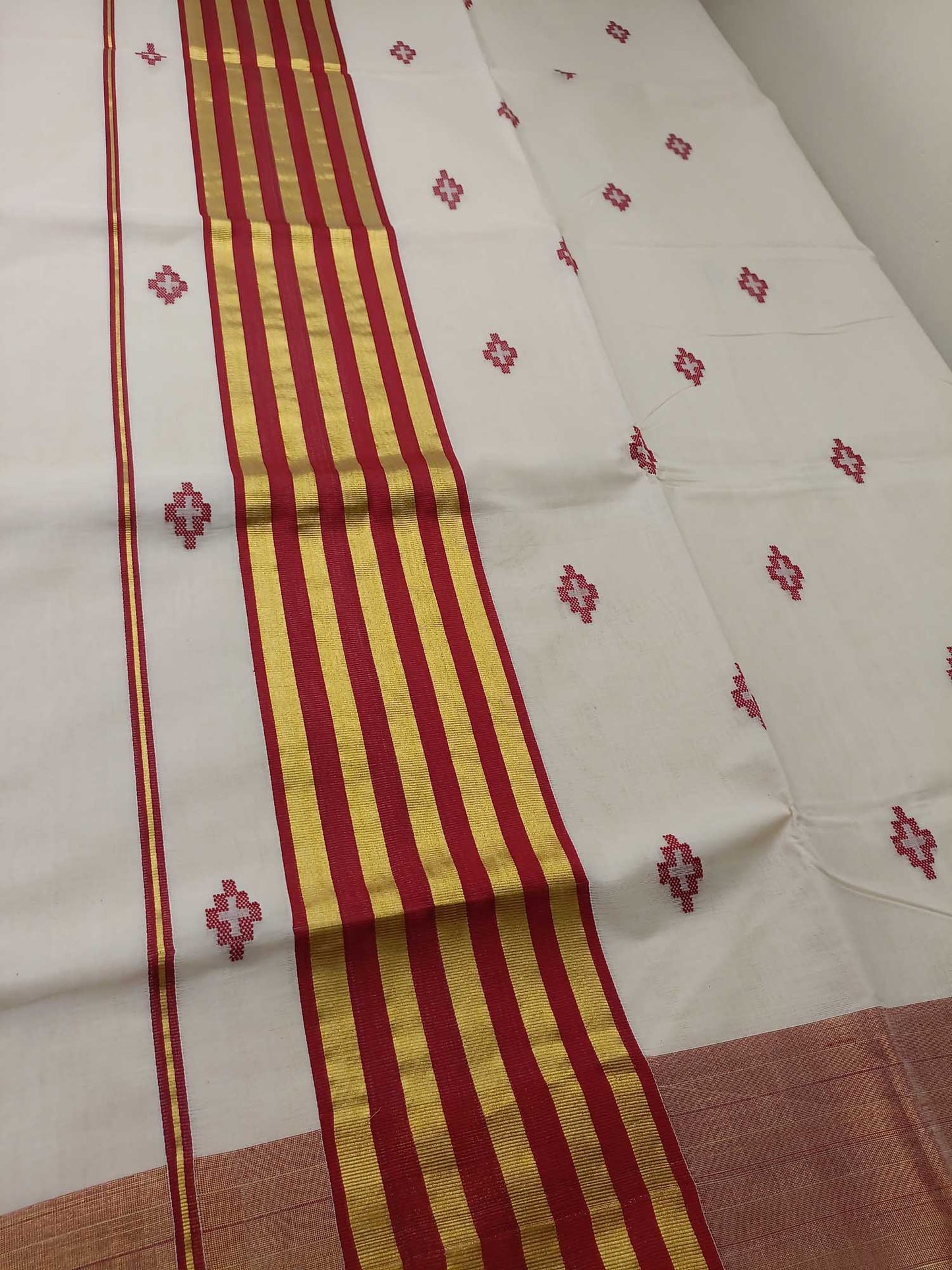 Kerala Kasavu Saree for Women