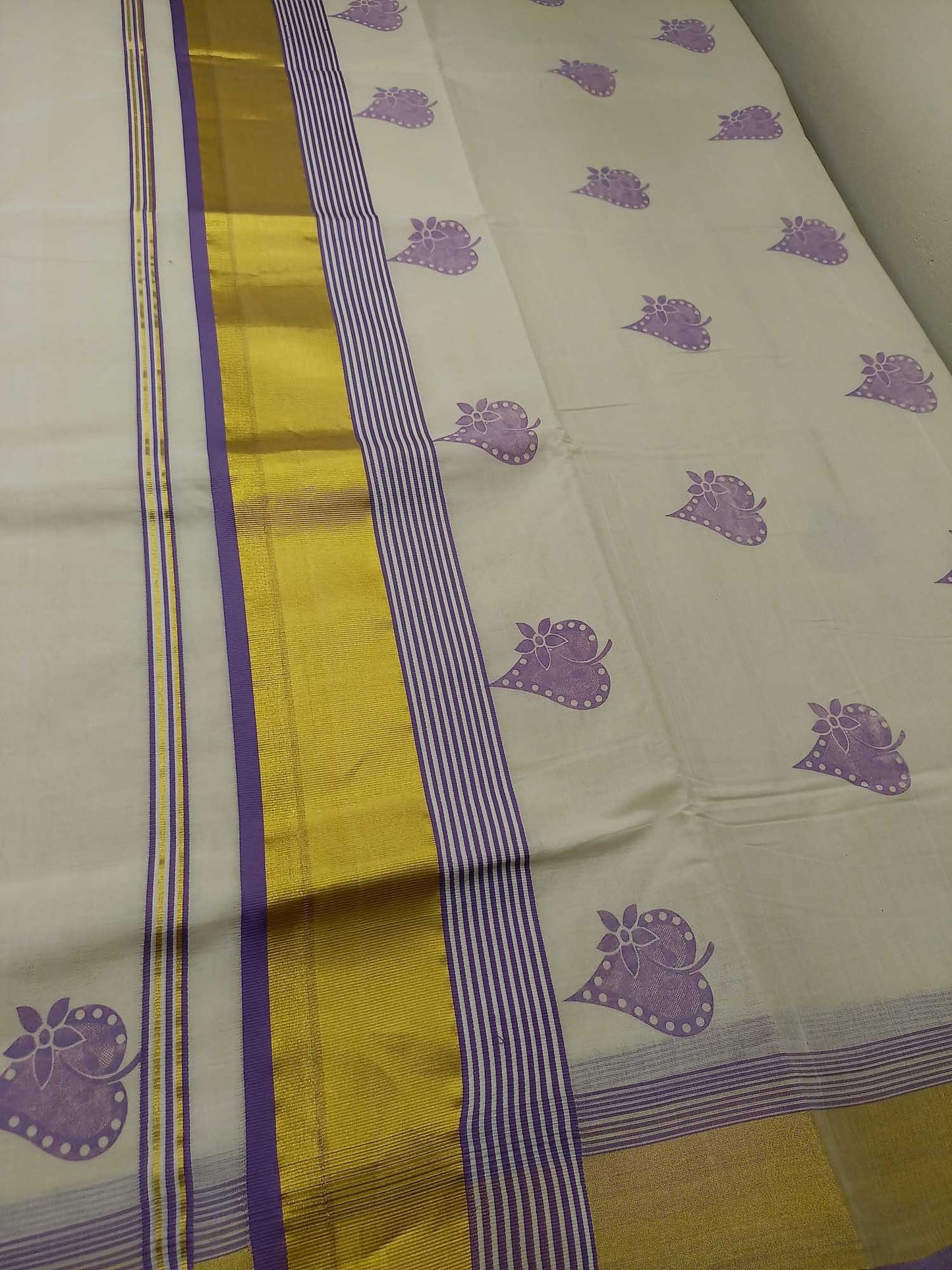 Kerala Kasavu Saree for Women