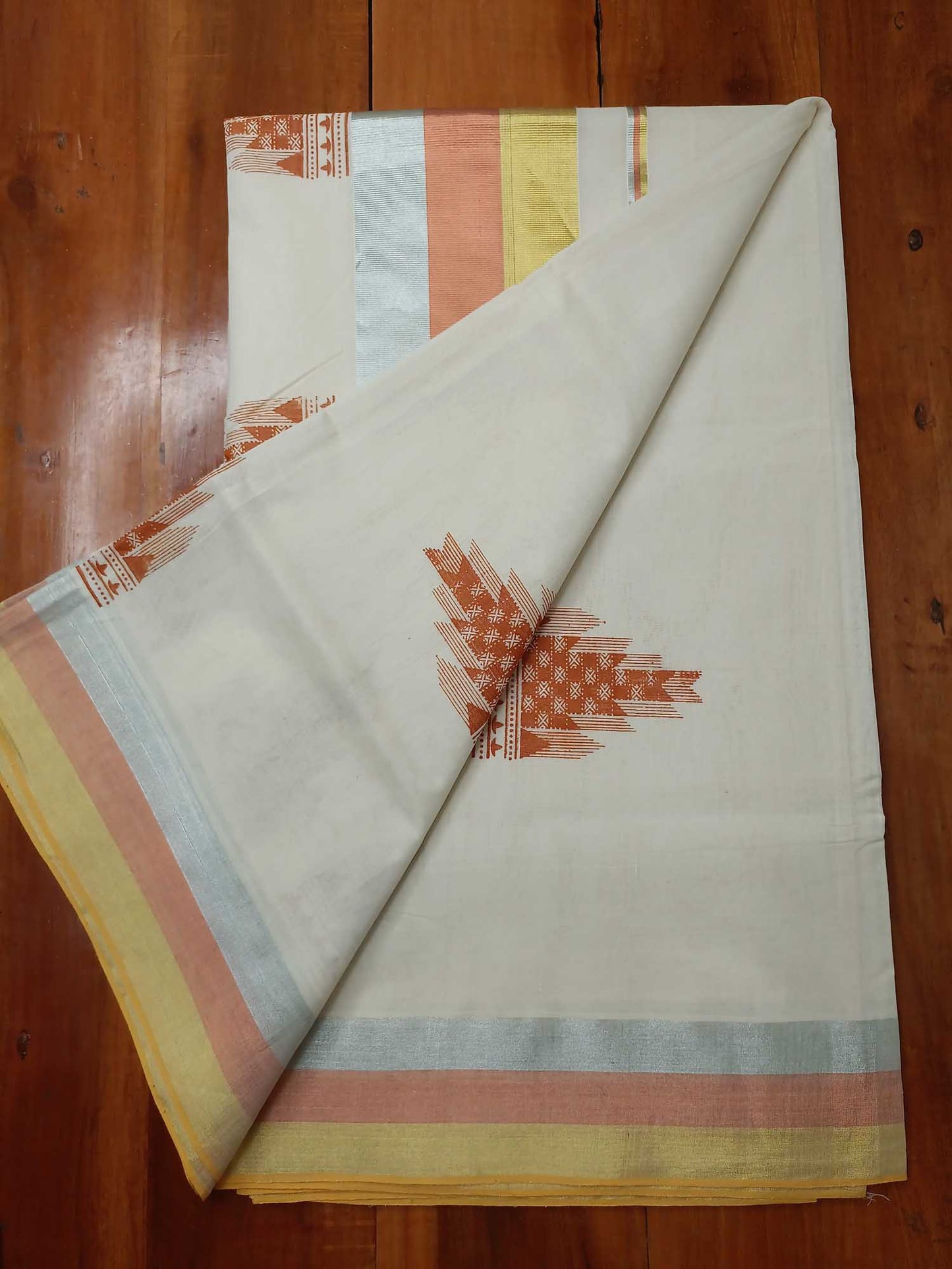 Kerala Kasavu Saree for Women
