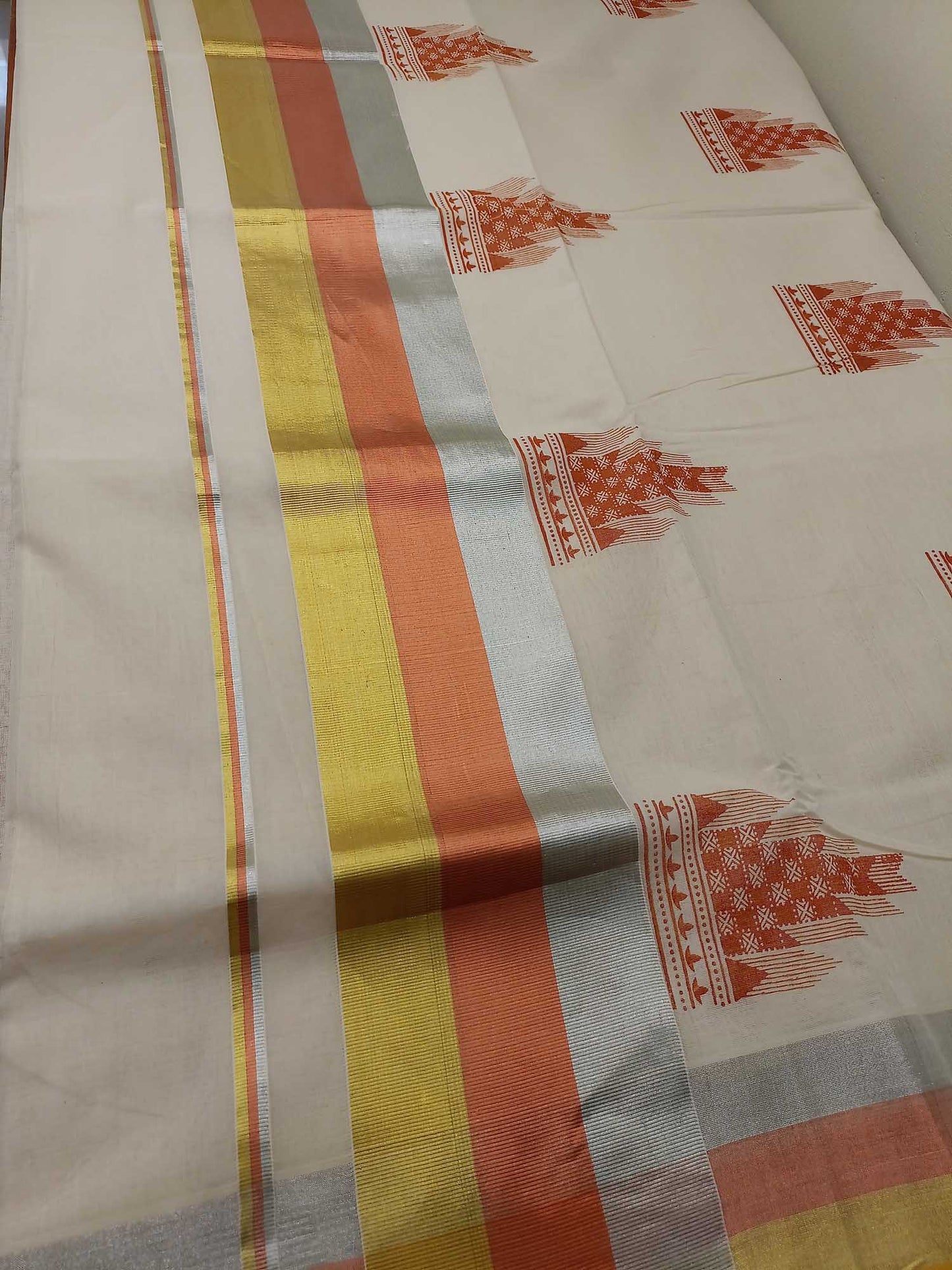 Kerala Kasavu Saree for Women