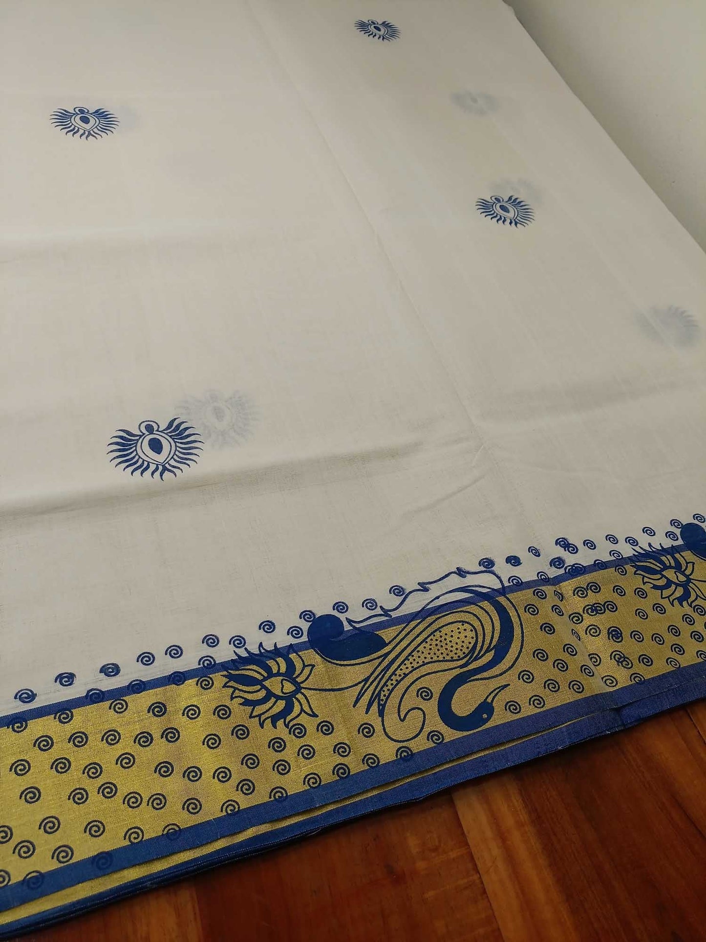 Kerala Kasavu Saree for Women