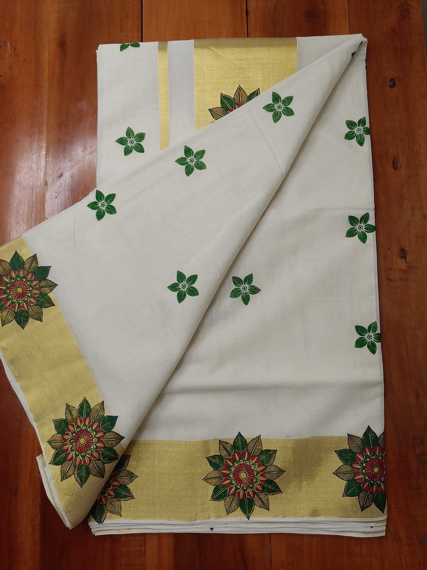 Kerala Kasavu Saree for Women