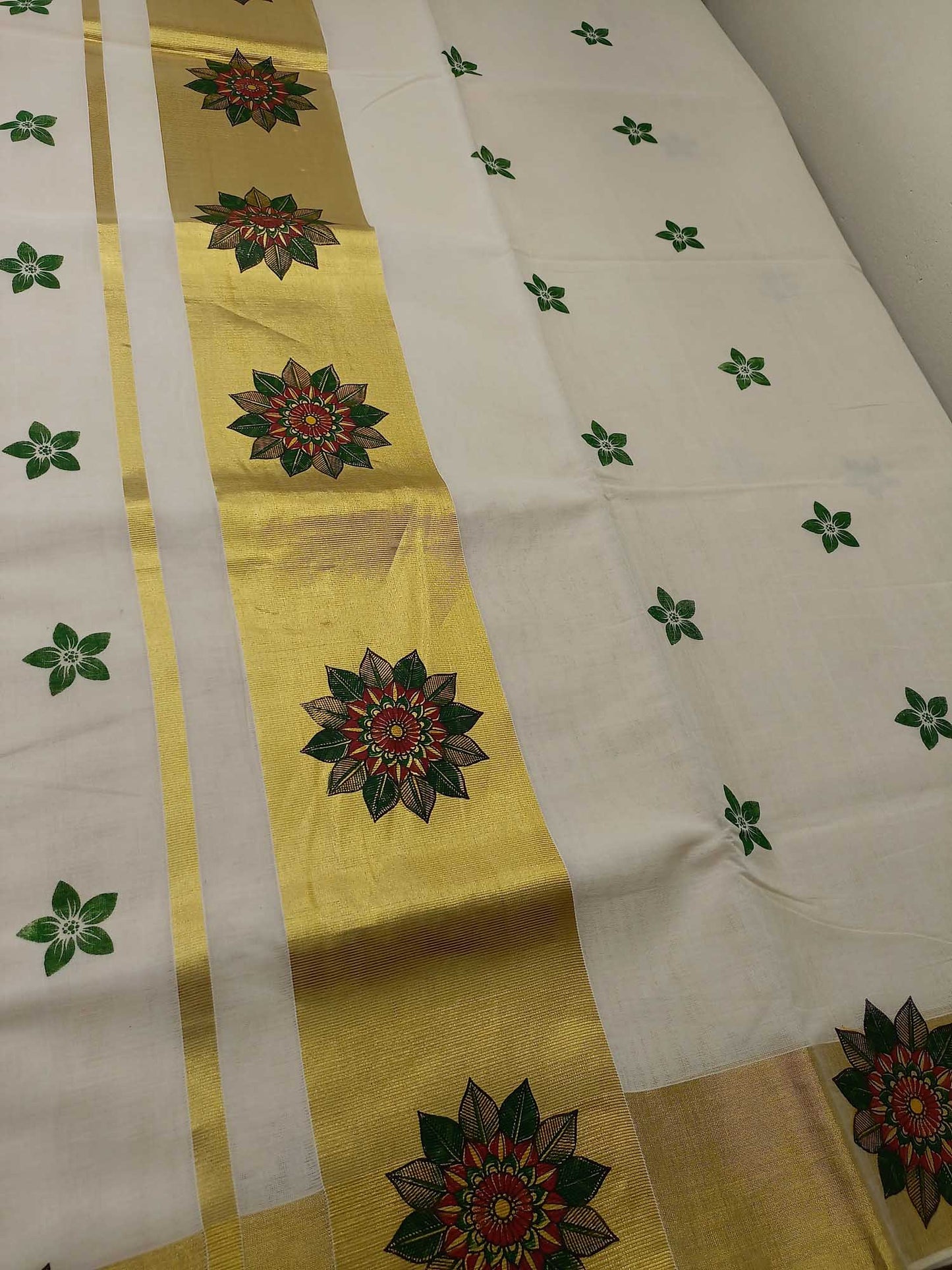 Kerala Kasavu Saree for Women
