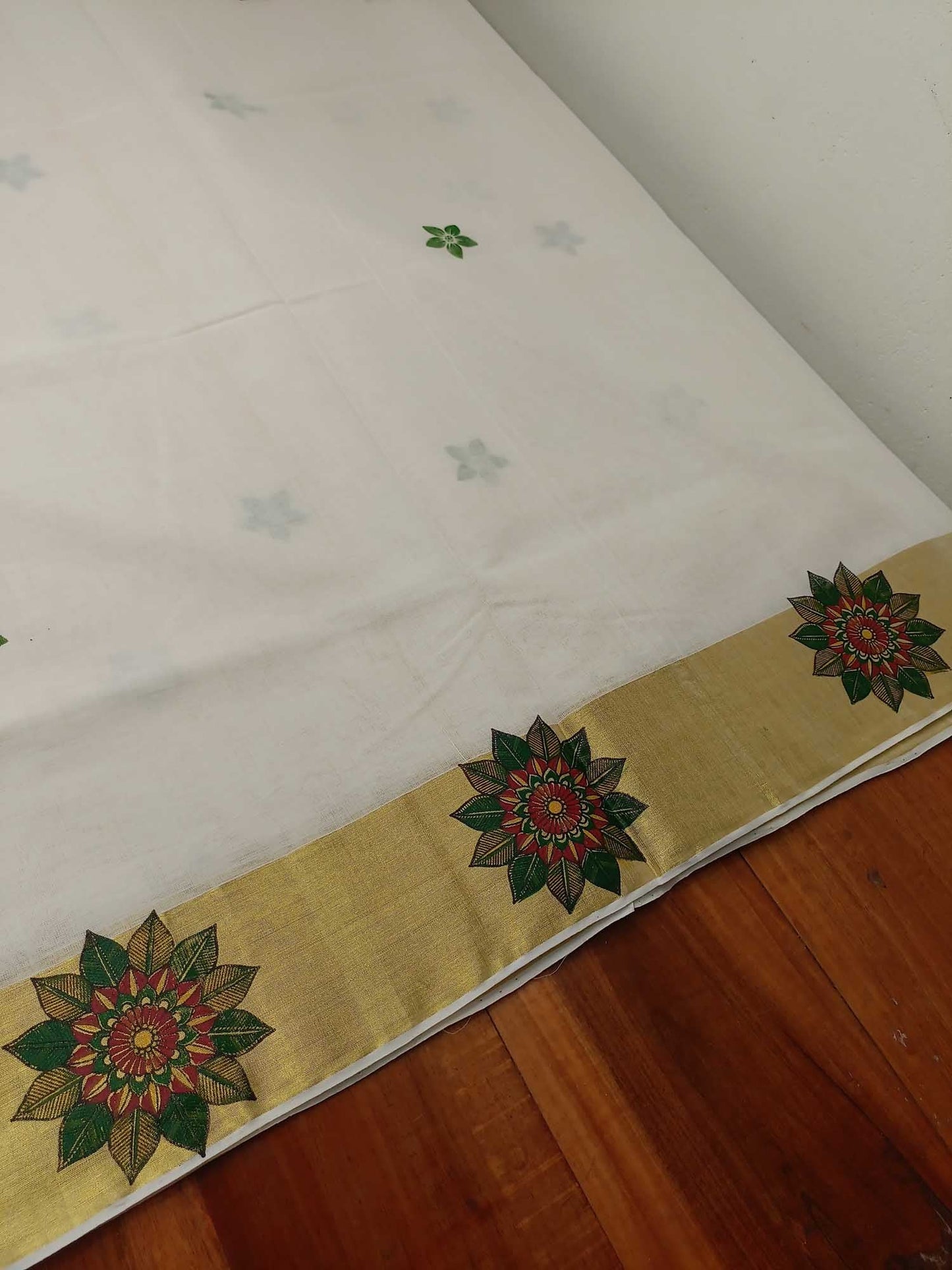Kerala Kasavu Saree for Women