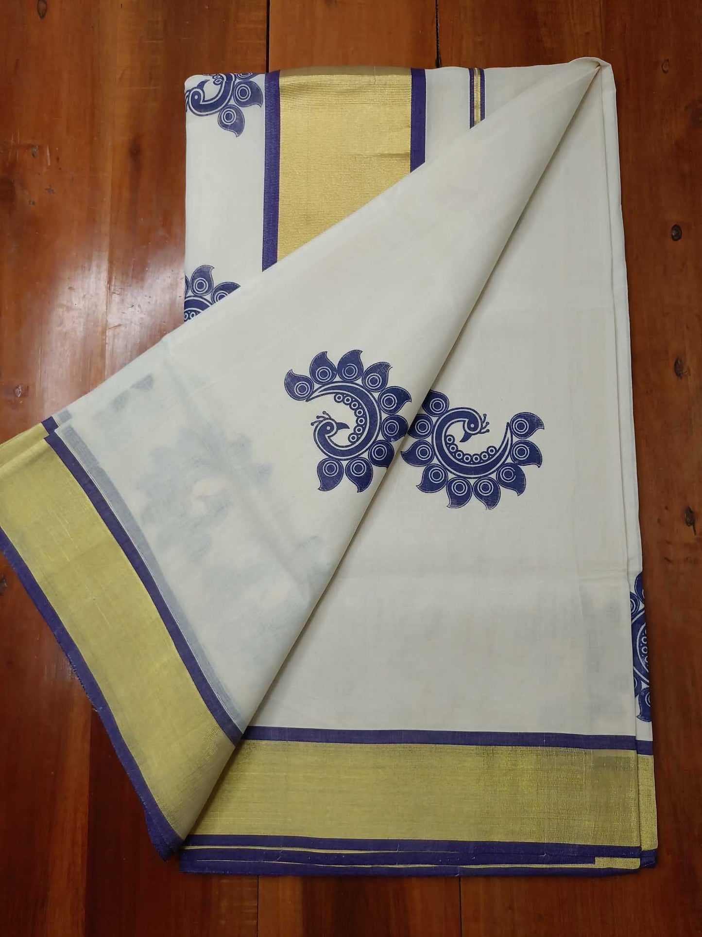 Kerala Kasavu Saree for Women