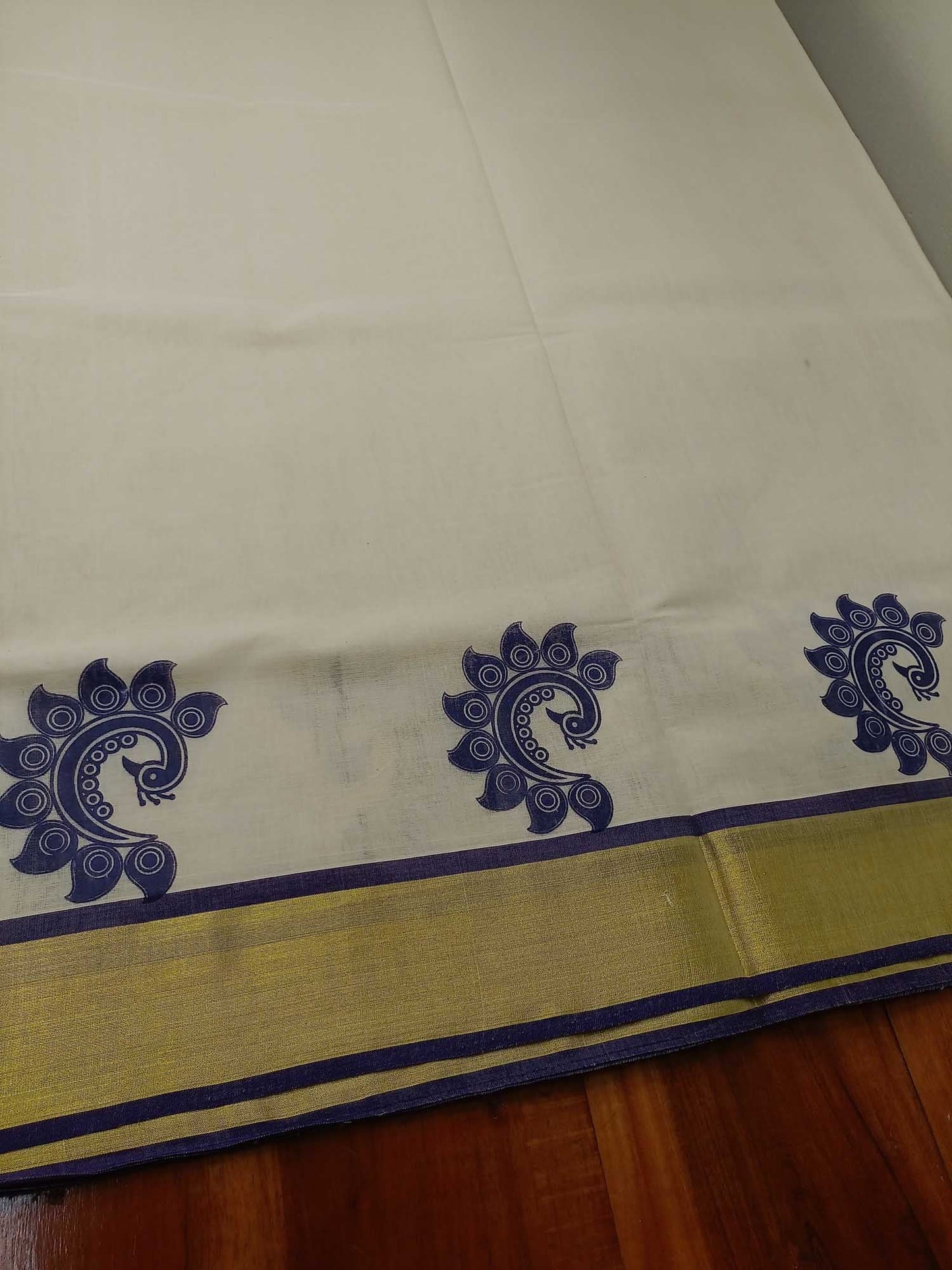 Kerala Kasavu Saree for Women