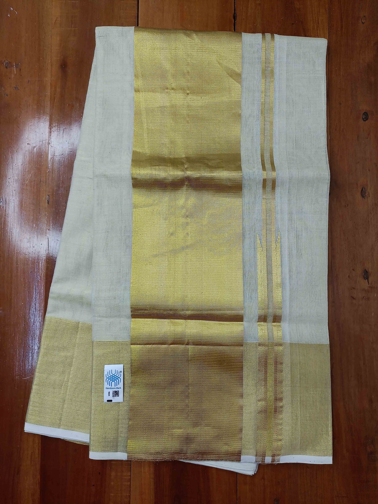 Kuthampully Handloom Kasavu Saree