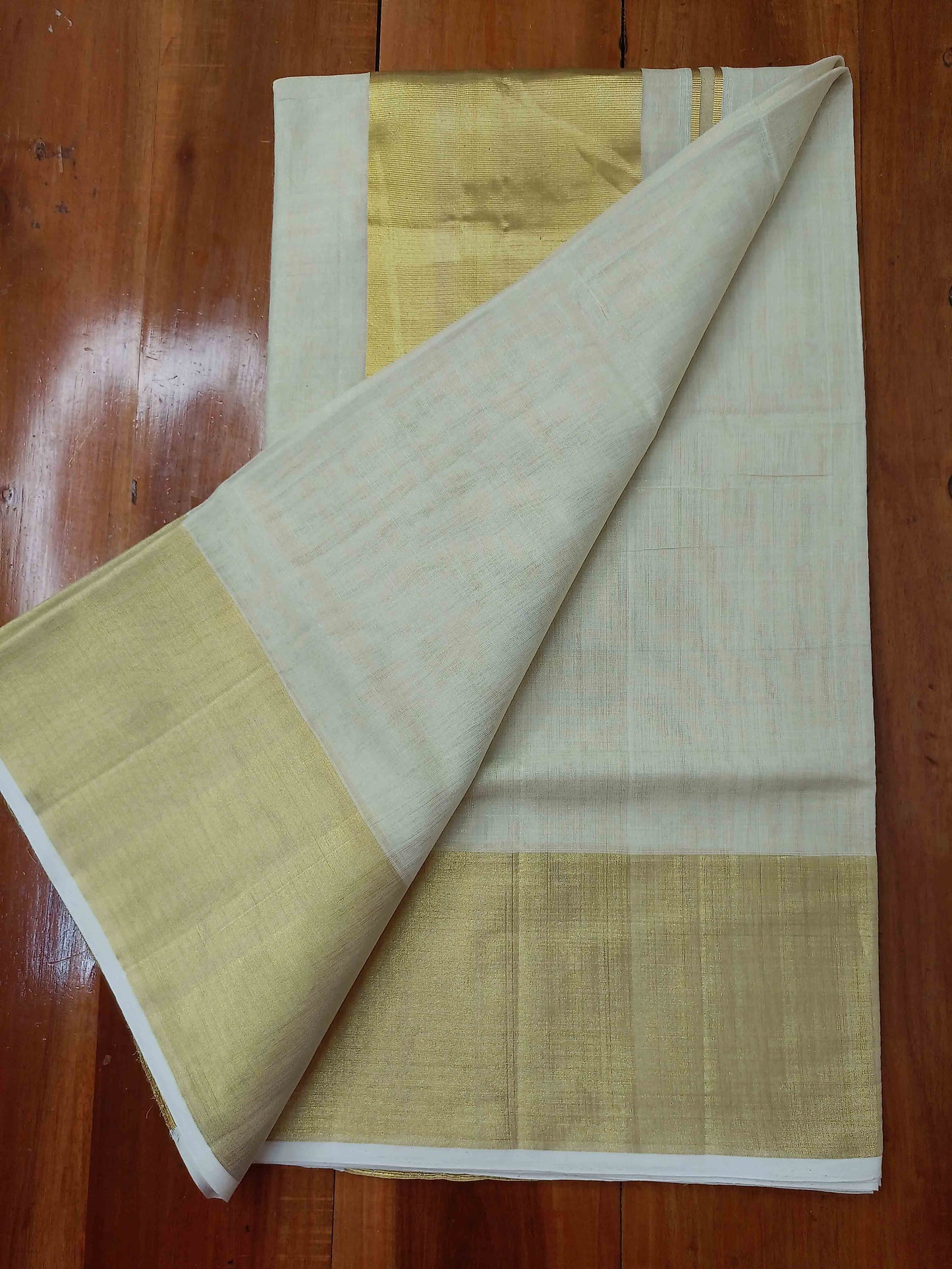 Kuthampully Handloom Kasavu Saree