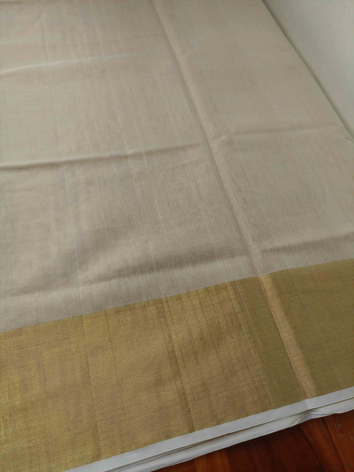 Kuthampully Handloom Kasavu Saree