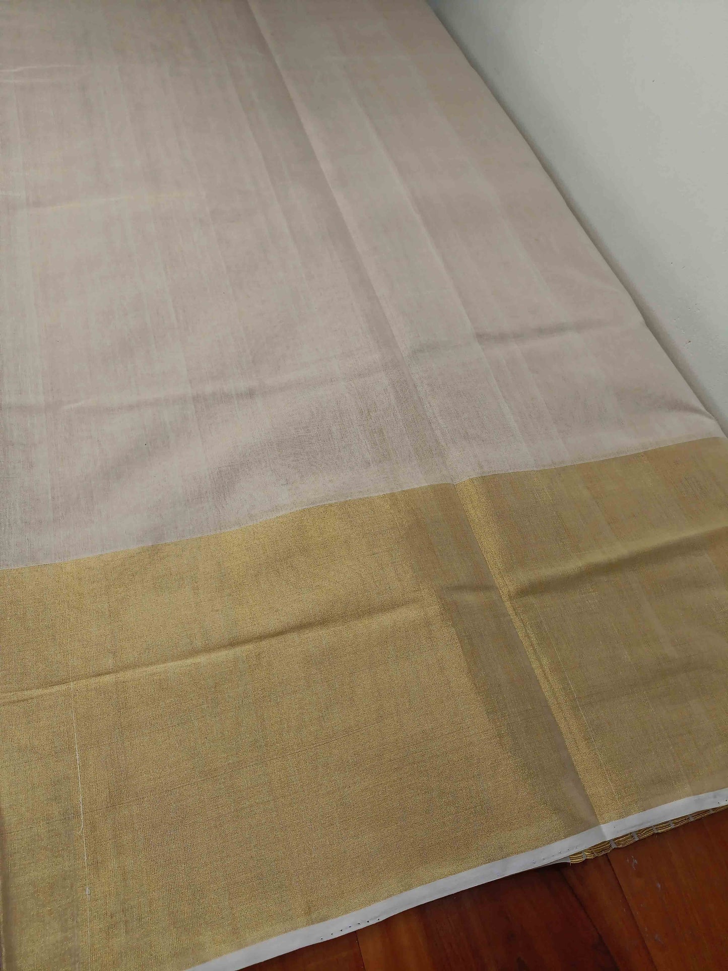 Kuthampully Handloom Kasavu Saree
