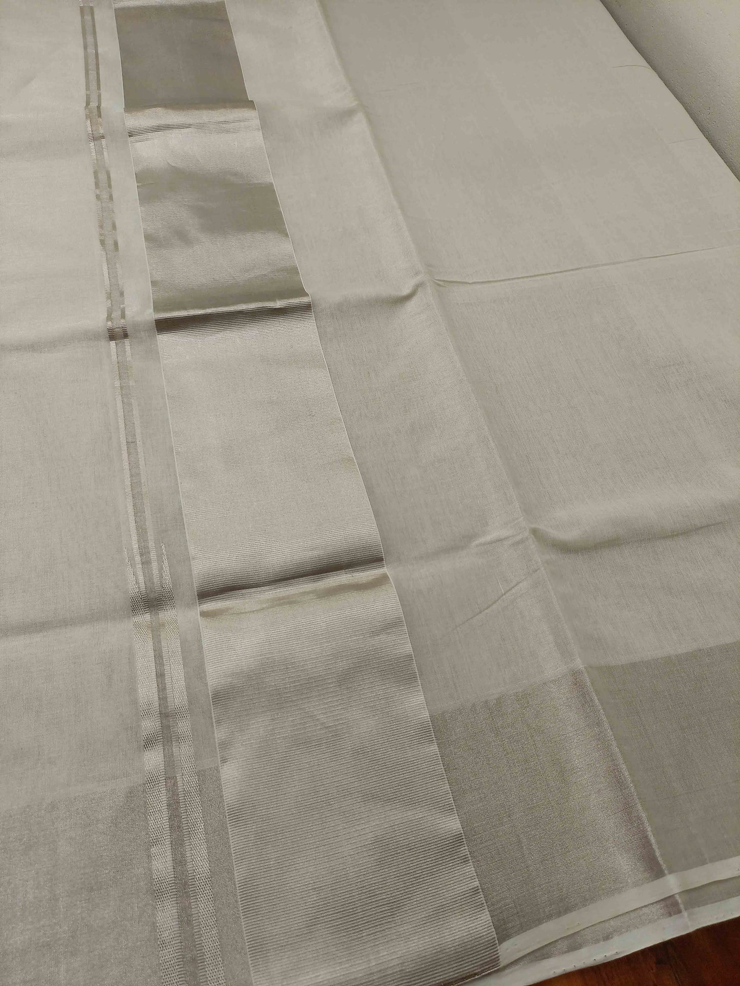 Kuthampully Handloom Kasavu Saree