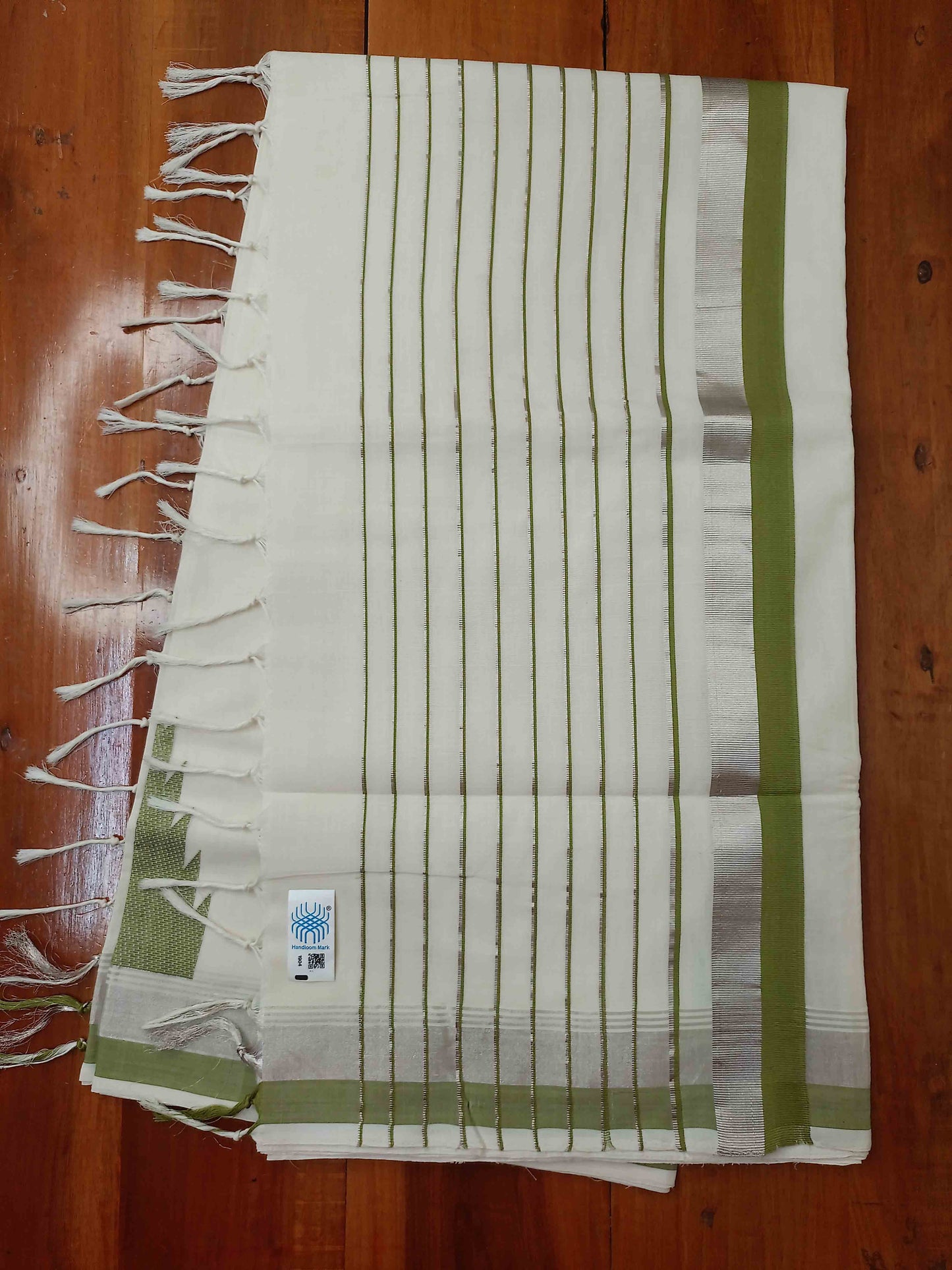 Kuthampully Handloom Kasavu Saree