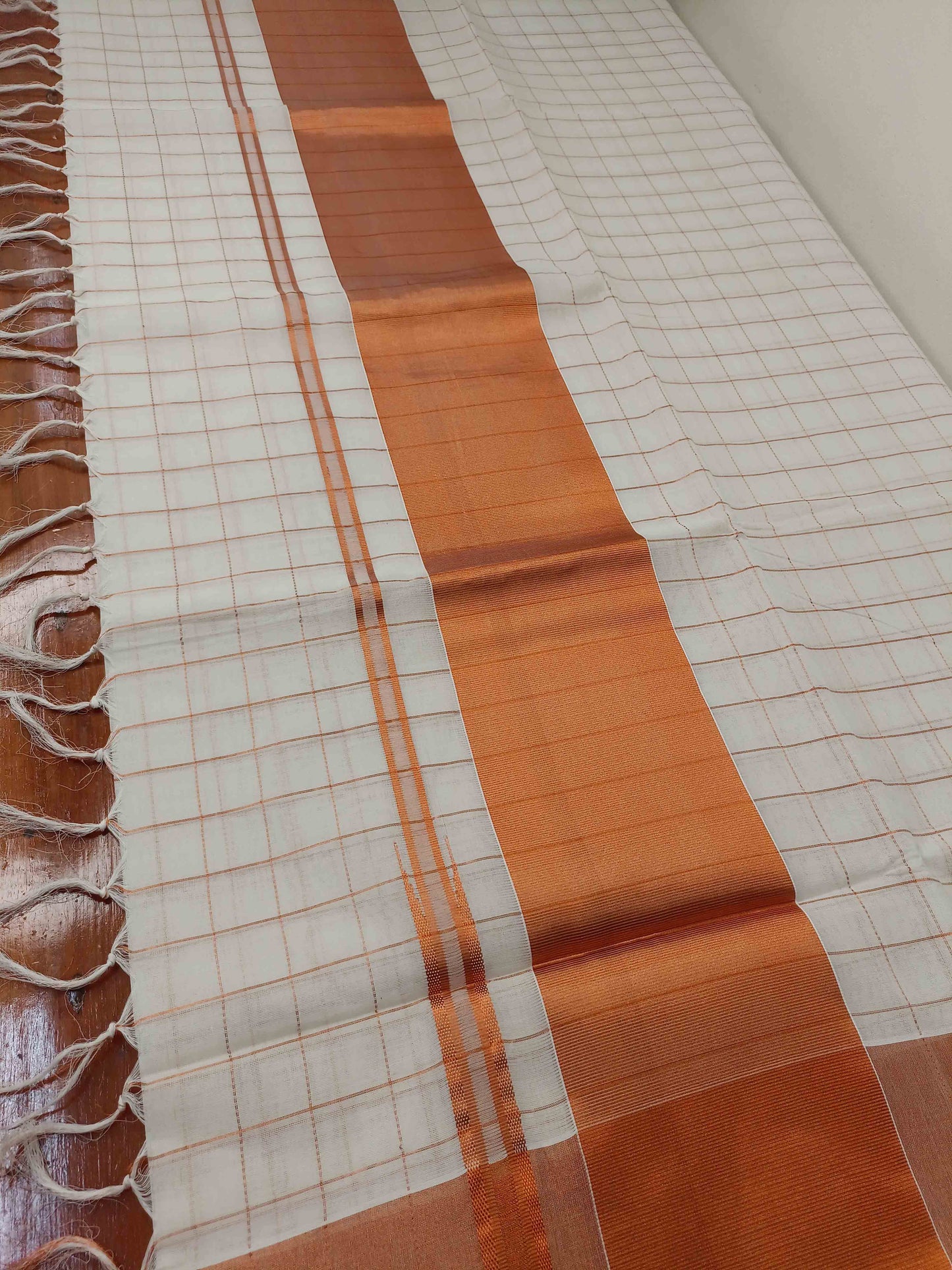 Kuthampully Handloom Kasavu Saree
