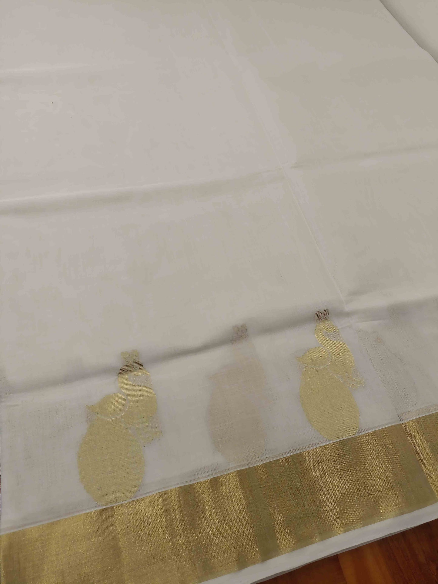 Kuthampully Handloom Kasavu Saree