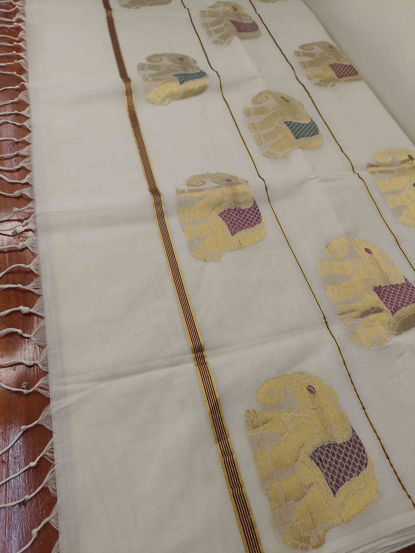Kuthampully Handloom Kasavu Saree