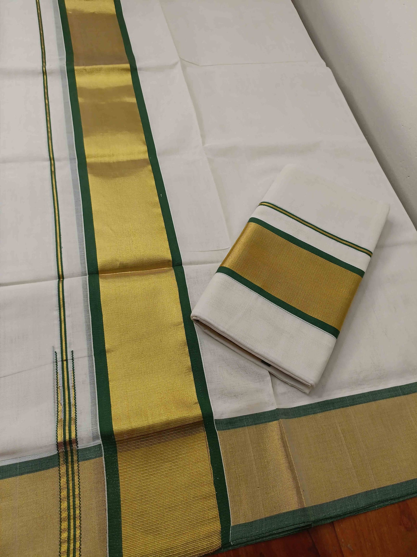Kuthampully Handloom Kasavu Single Set Mundu
