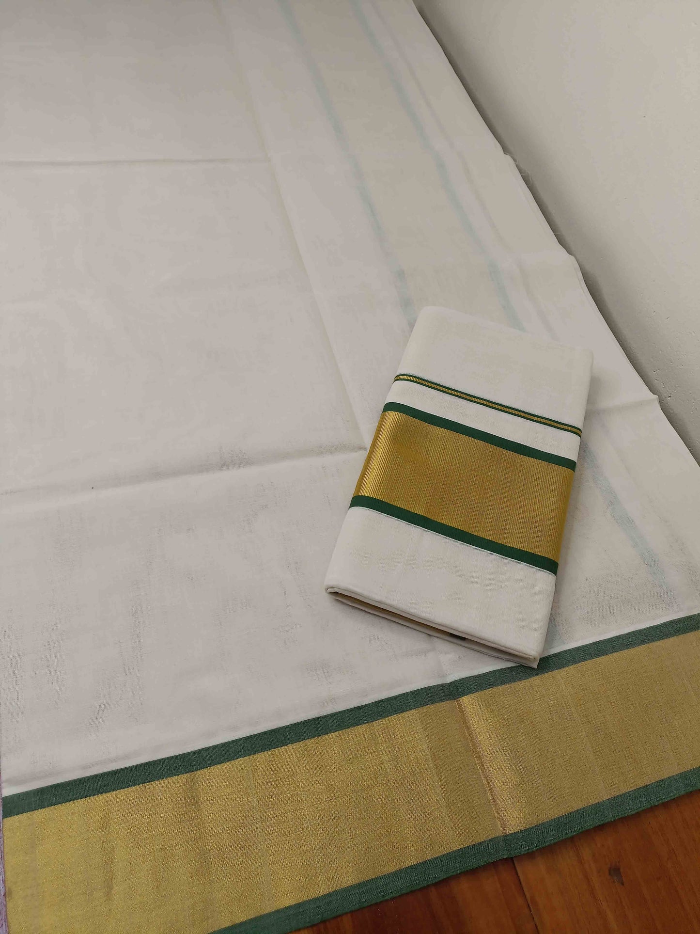 Kuthampully Handloom Kasavu Single Set Mundu