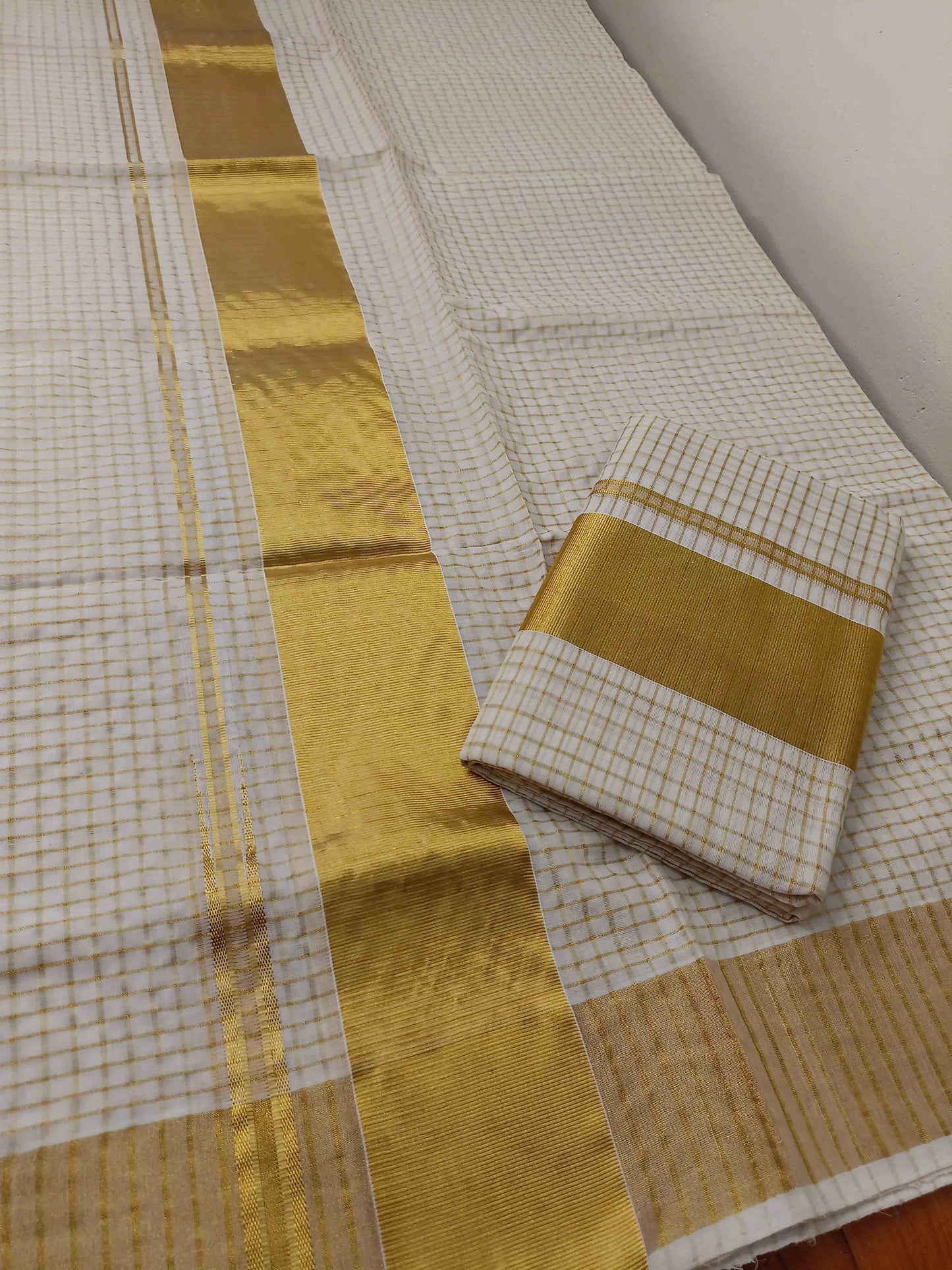 Kuthampully Handloom Kasavu Single Set Mundu