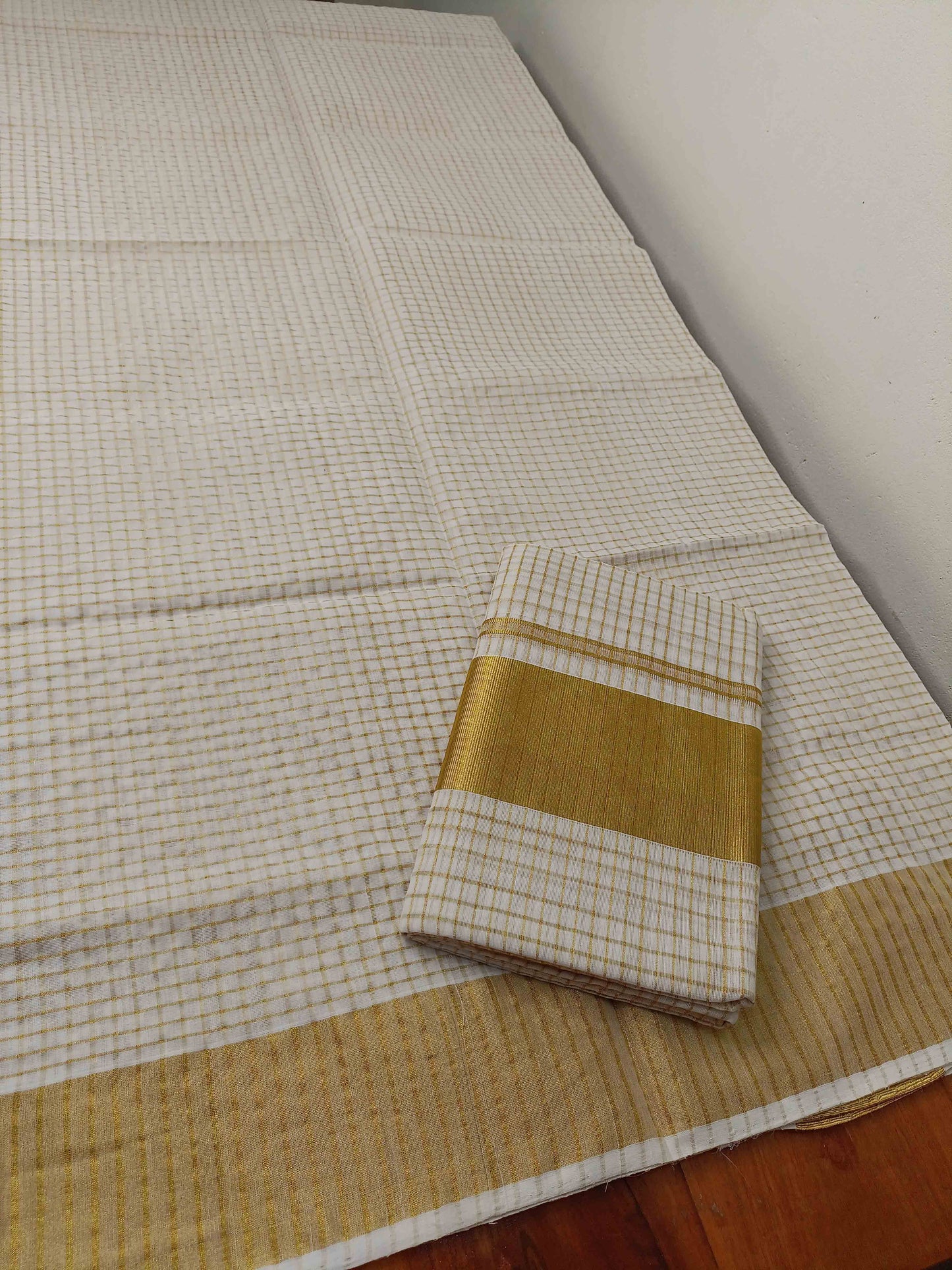 Kuthampully Handloom Kasavu Single Set Mundu