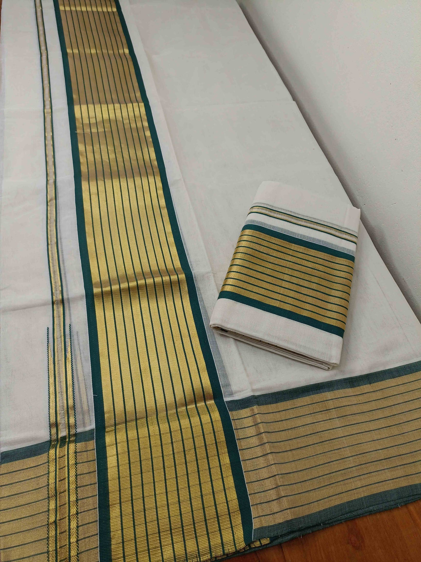 Kuthampully Handloom Kasavu Single Set Mundu