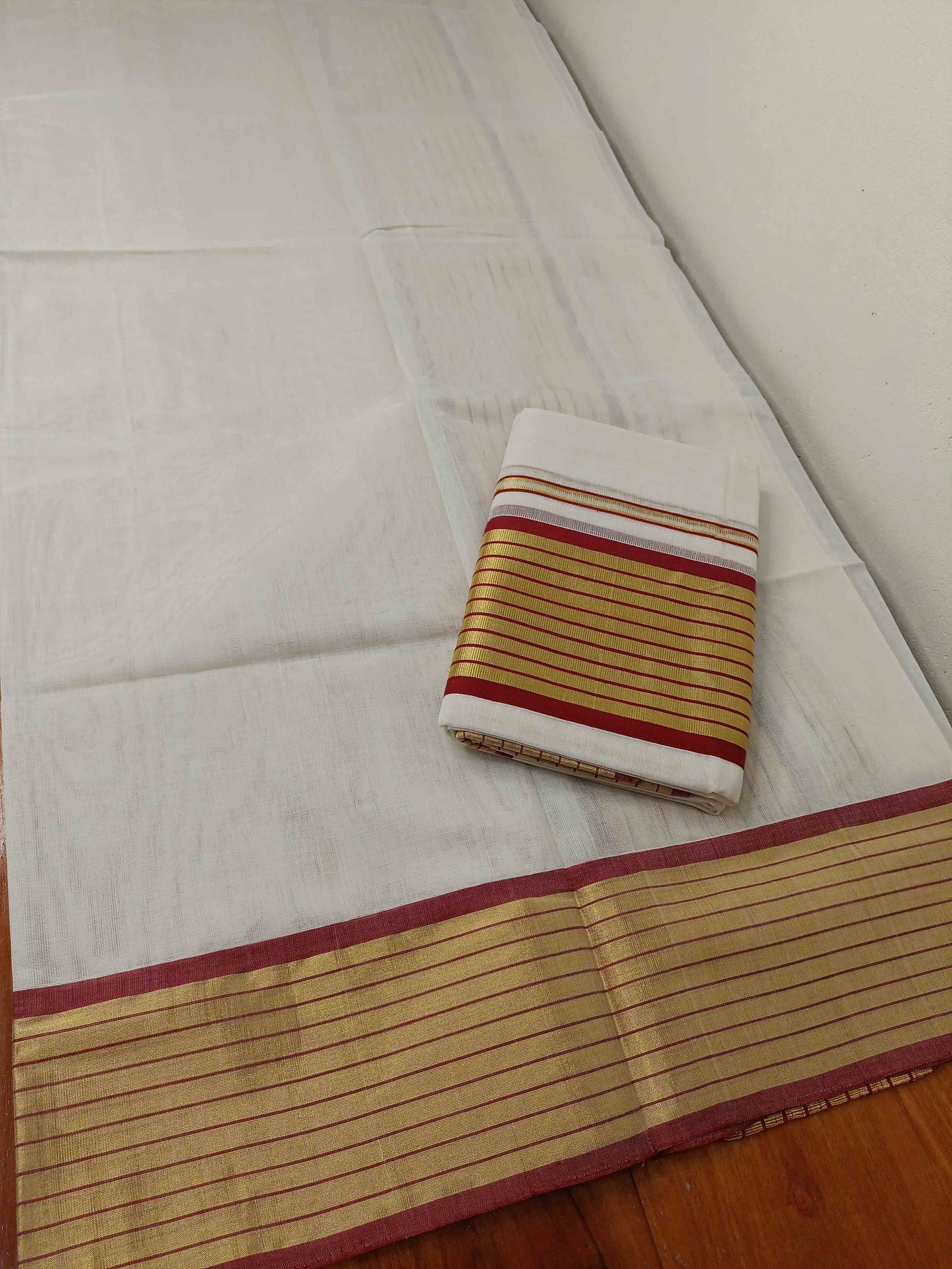 Kuthampully Handloom Kasavu Single Set Mundu
