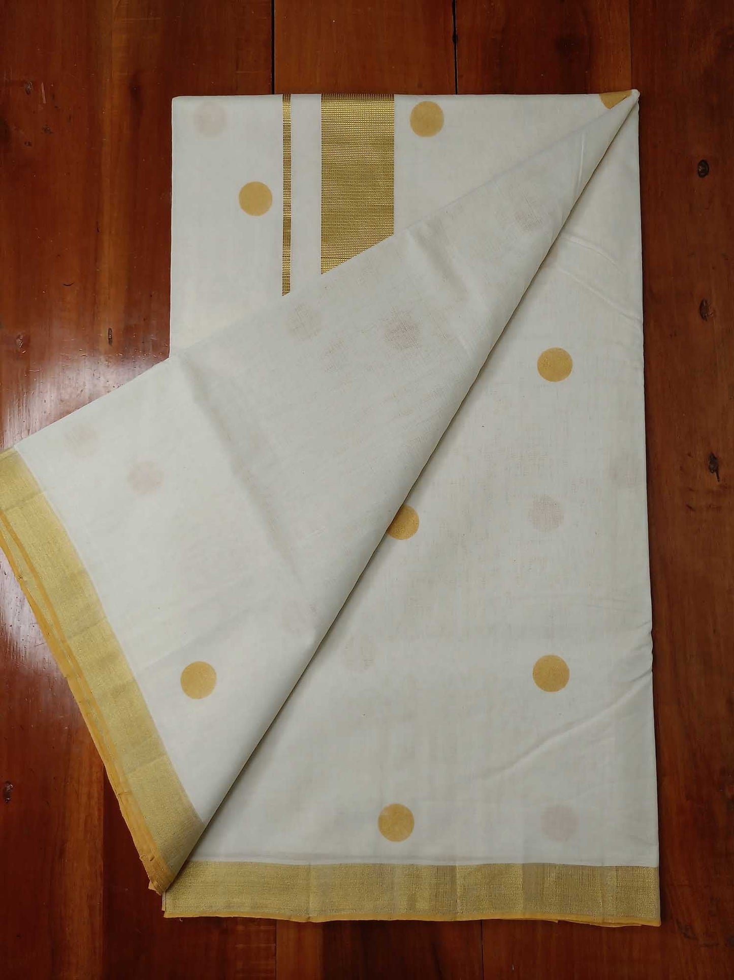 Kerala Kasavu Saree for Women