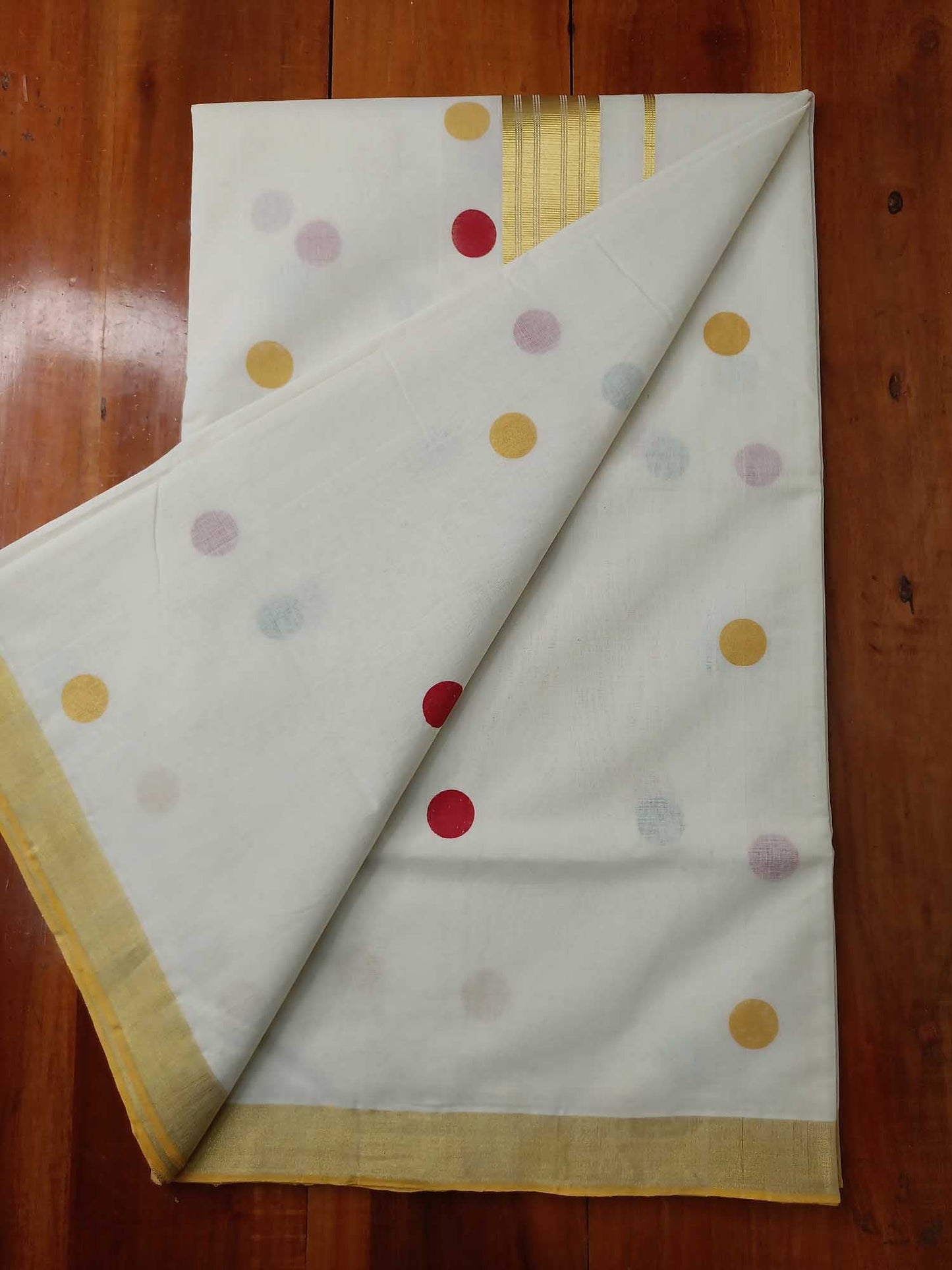 Kerala Kasavu Saree for Women