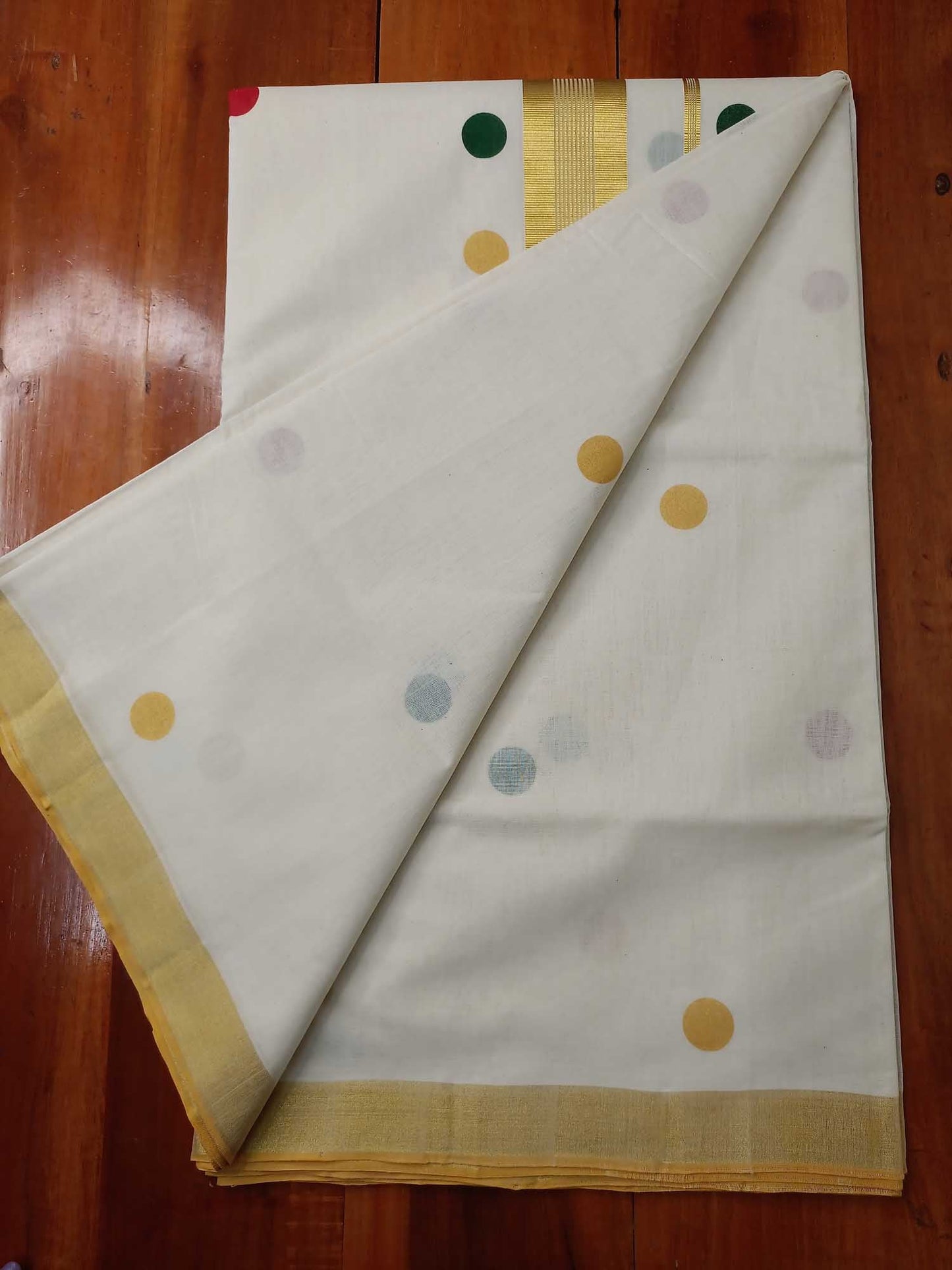 Kerala Kasavu Saree for Women