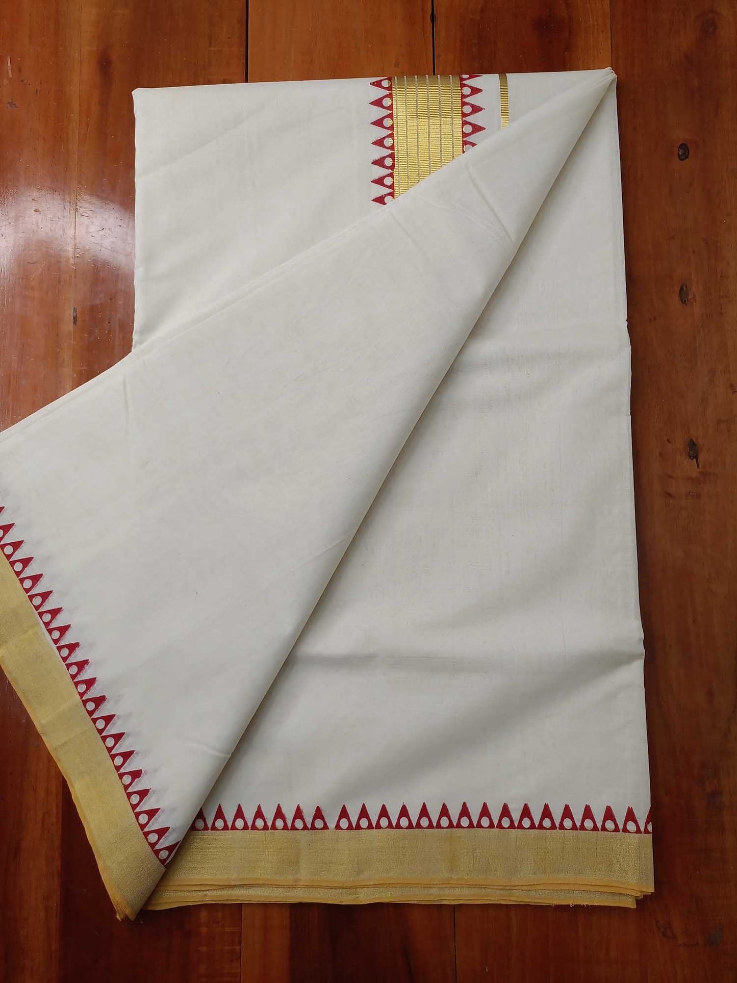 Kerala Kasavu Saree for Women