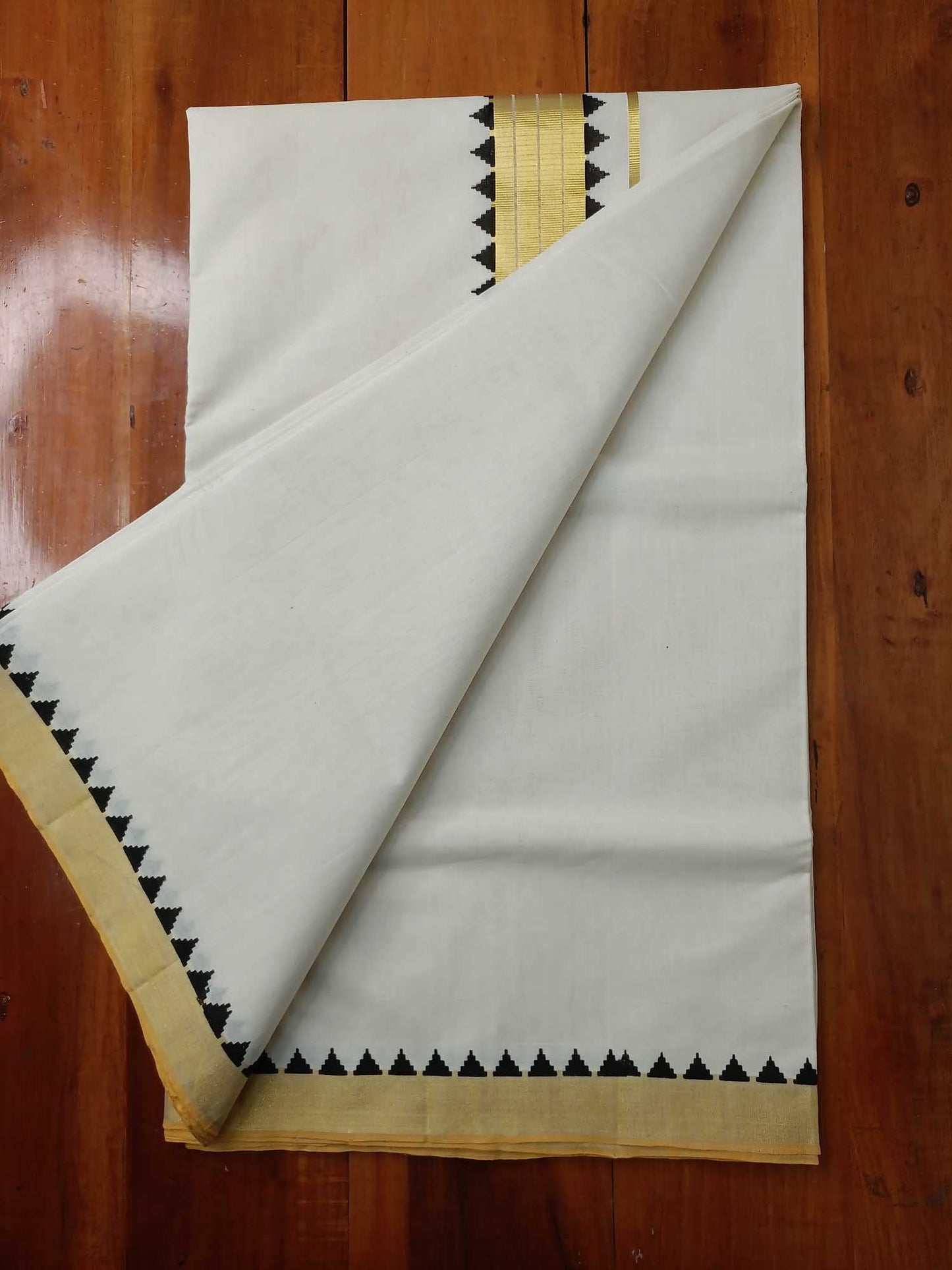 Kerala Kasavu Saree for Women