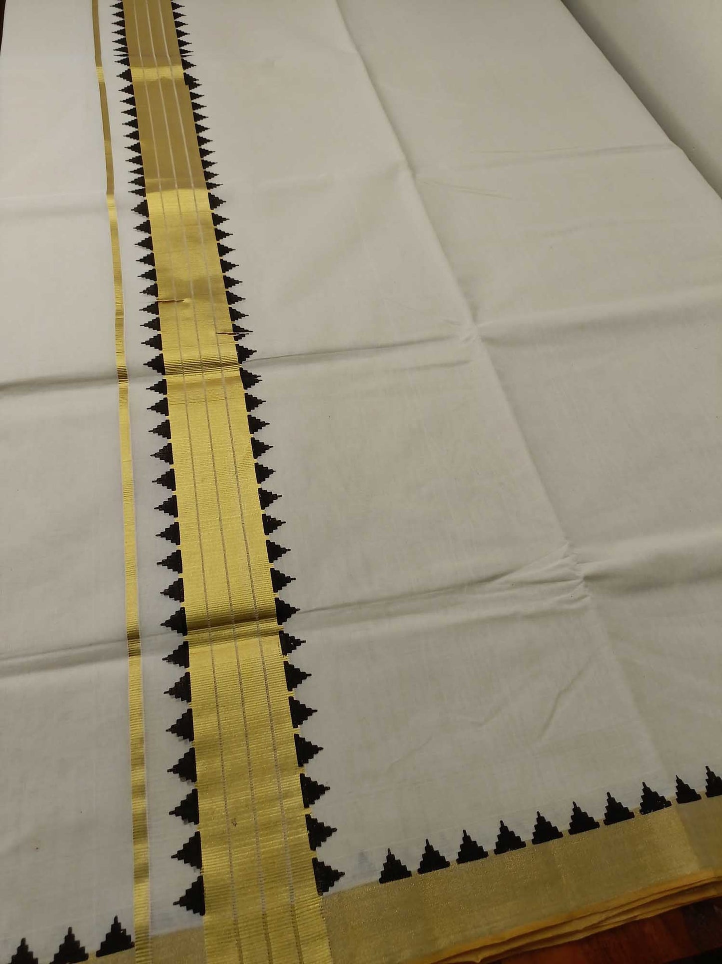 Kerala Kasavu Saree for Women