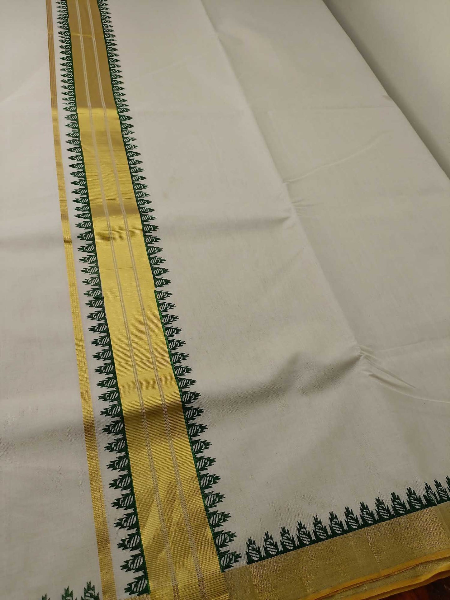 Kerala Kasavu Saree Balaramapuram Handloom with Green Temple Design Polca Dots