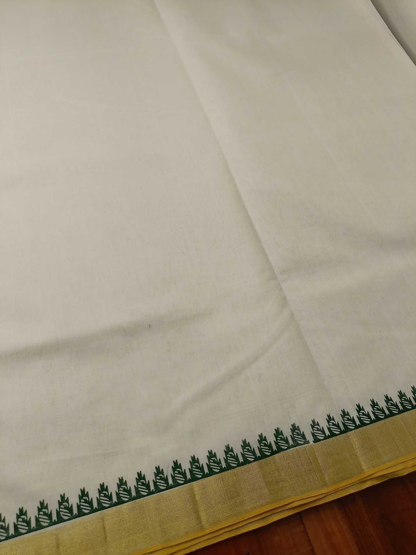 Kerala Kasavu Saree Balaramapuram Handloom with Green Temple Design Polca Dots