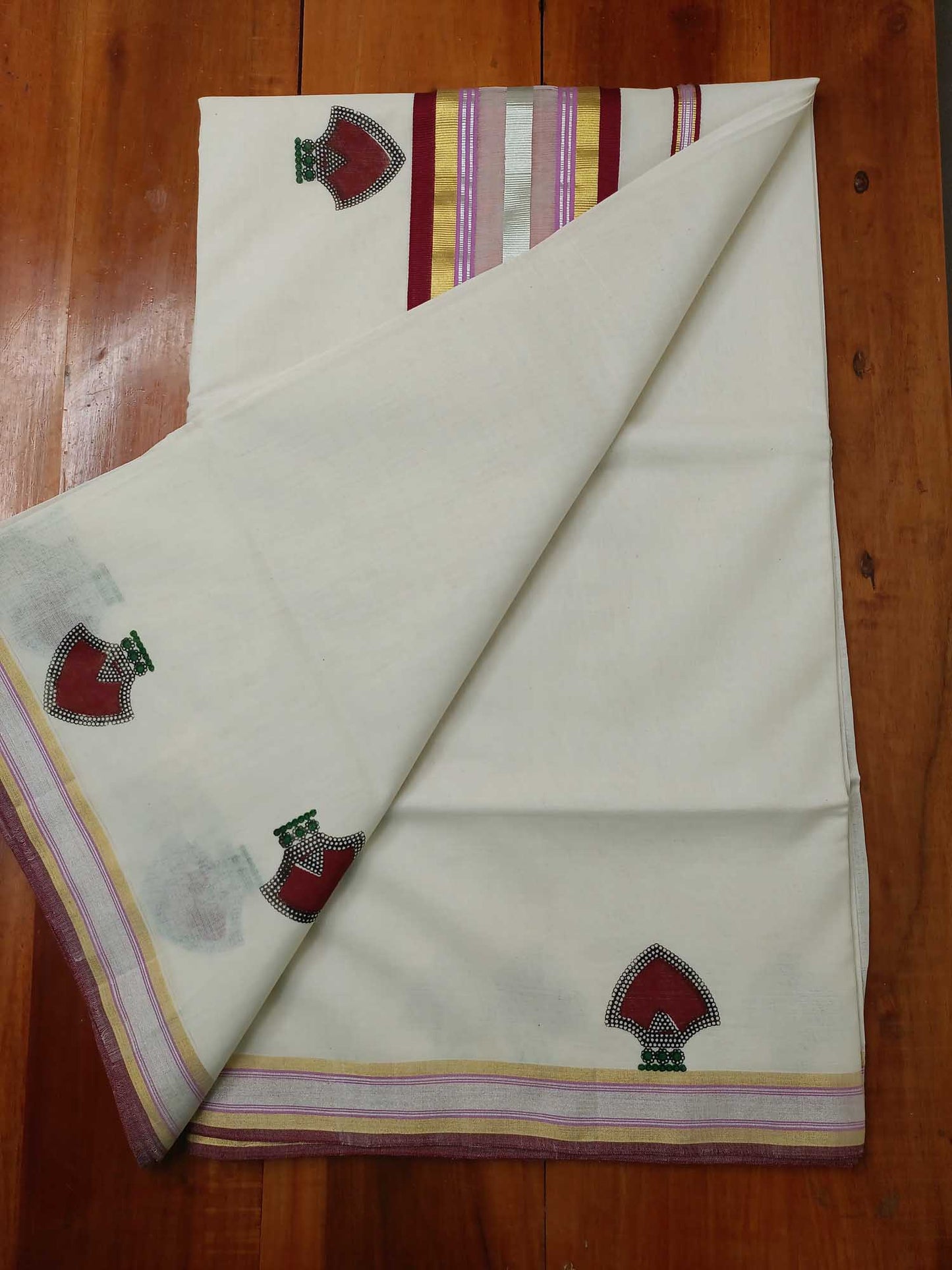 Kerala Kasavu Saree for Women