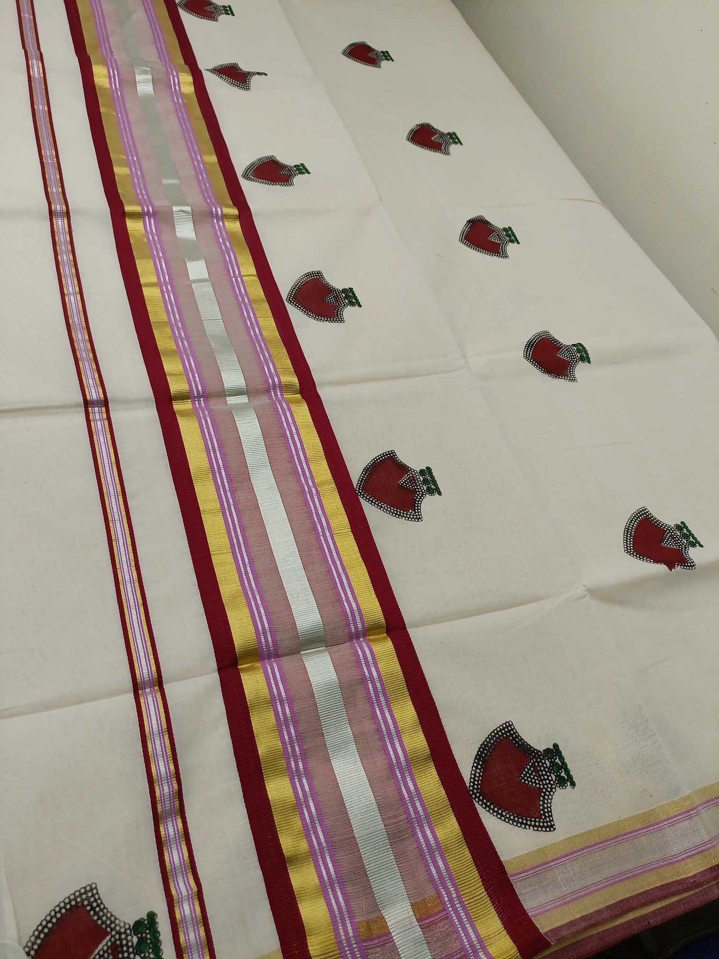 Kerala Kasavu Saree for Women