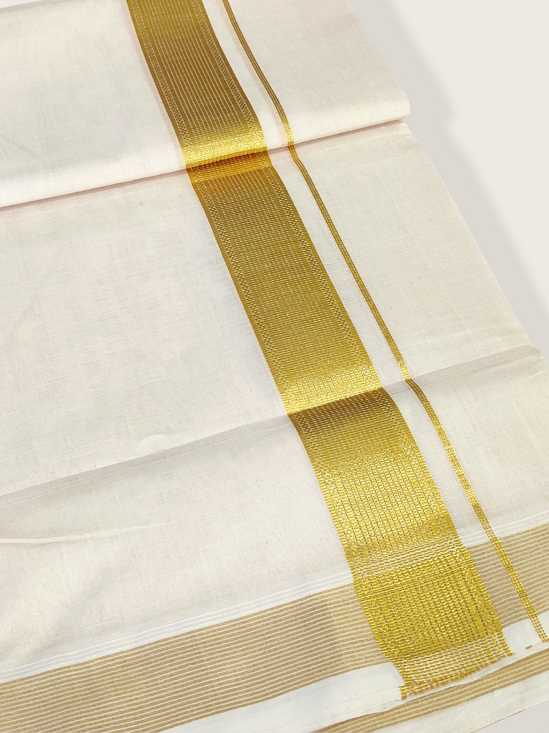 Premium Wedding Handloom Kasavu Mundu for Men