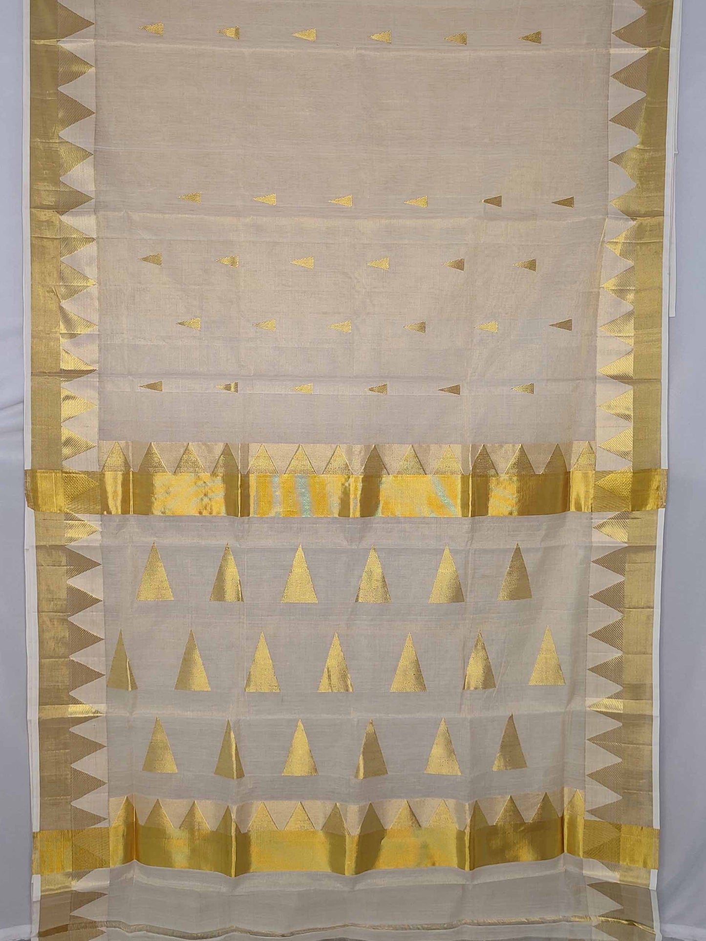 Kuthampully Handloom Kasavu Saree