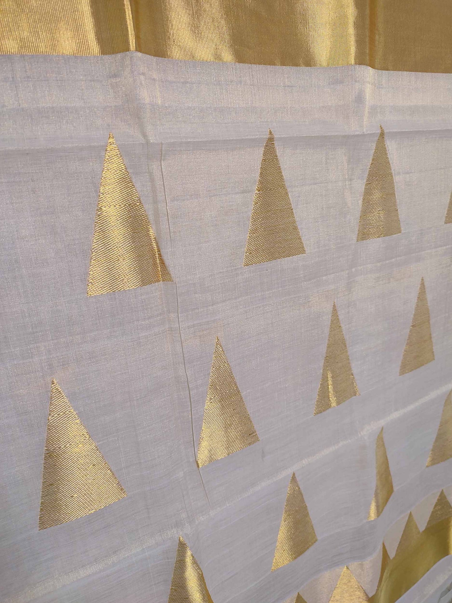Kuthampully Handloom Kasavu Saree