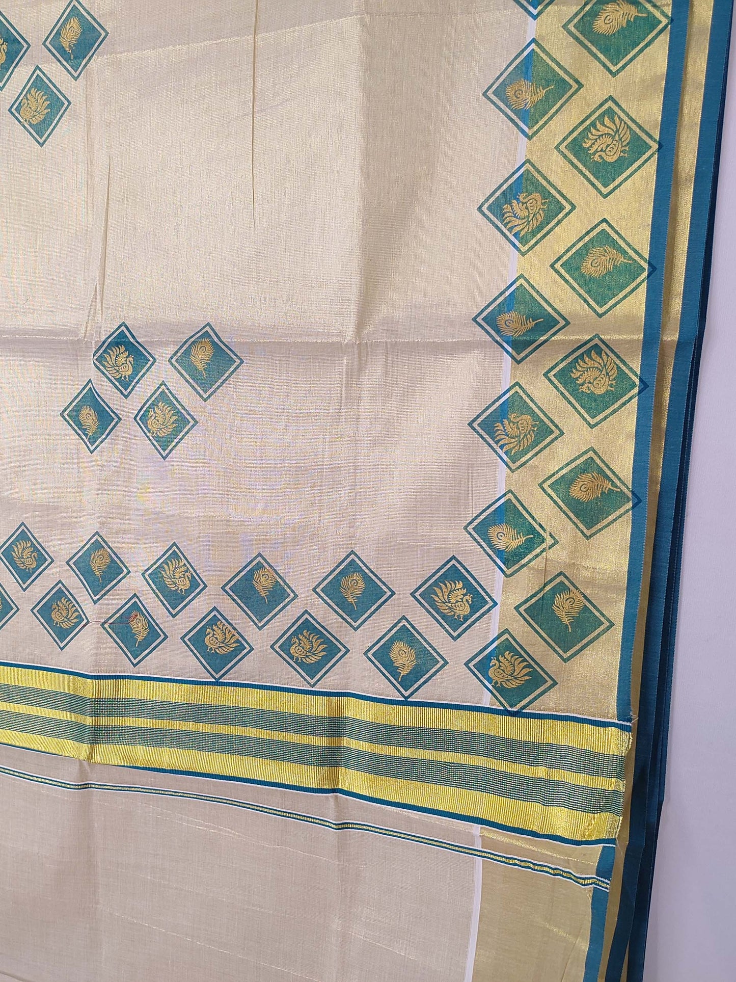 Kerala Tissue Saree for Women