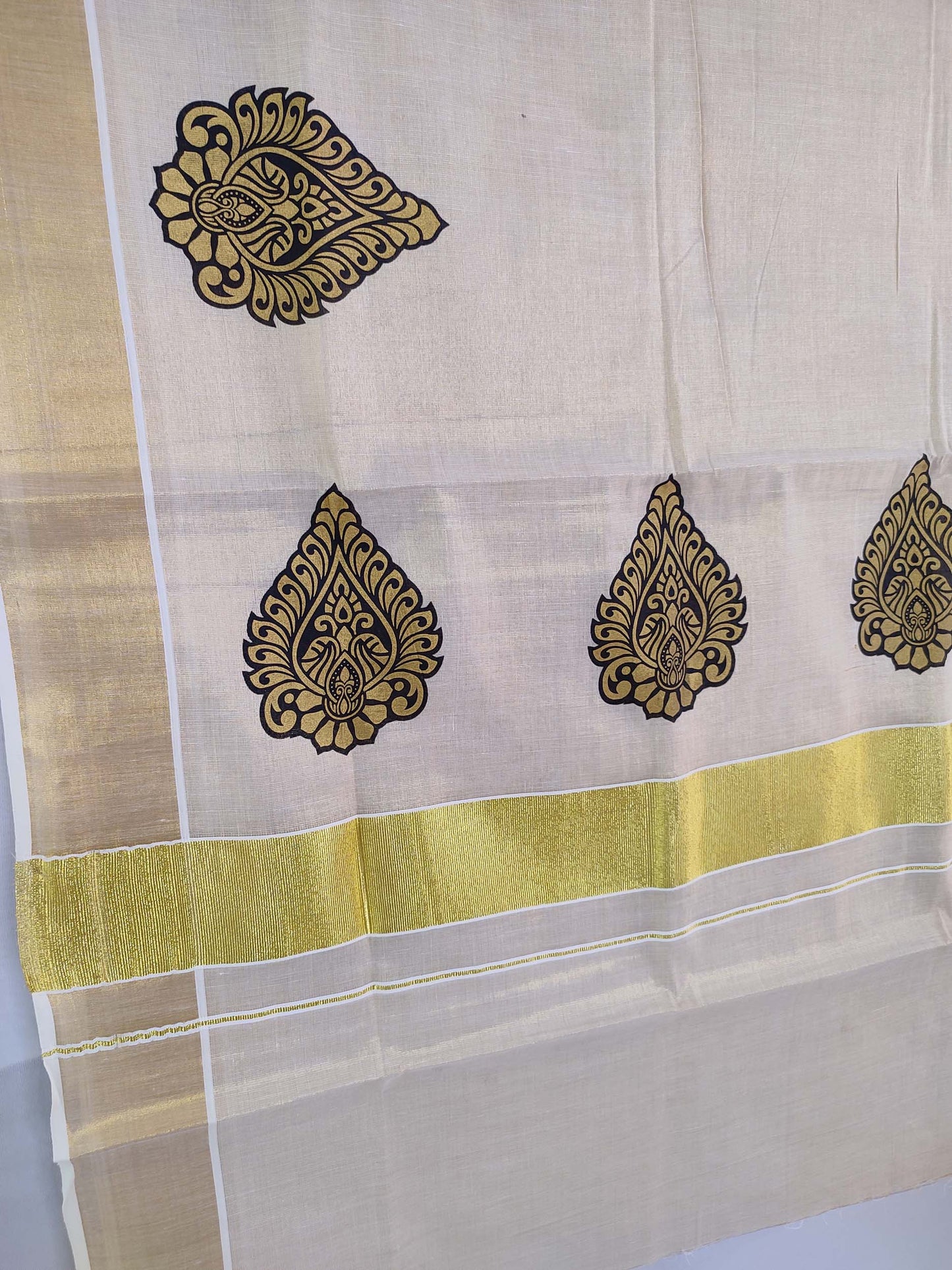 Kerala Tissue Saree for Women