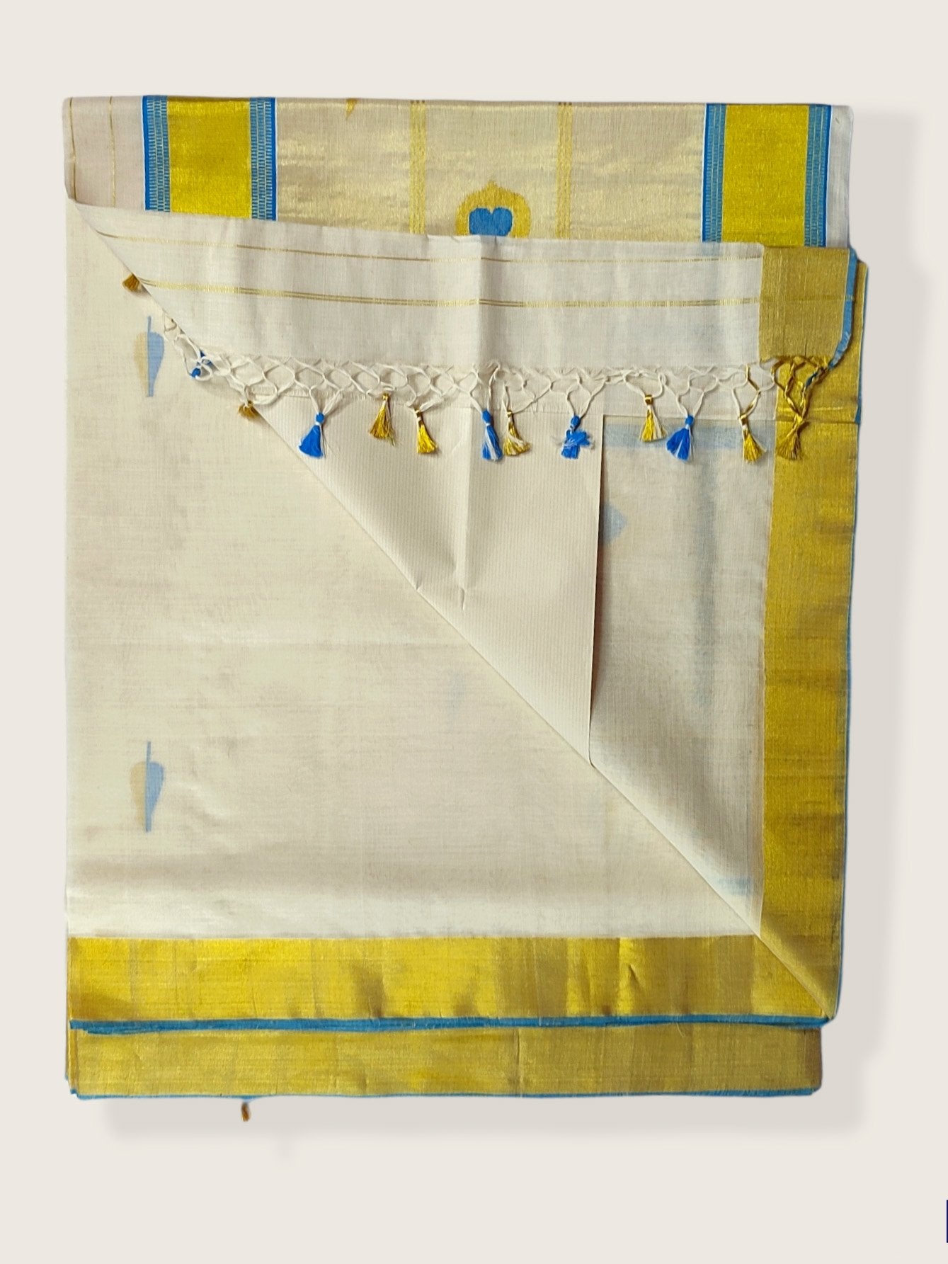 Kerala Kasavu Saree Premium Balaramapuram Handloom with Handwoven Leaf Motiff
