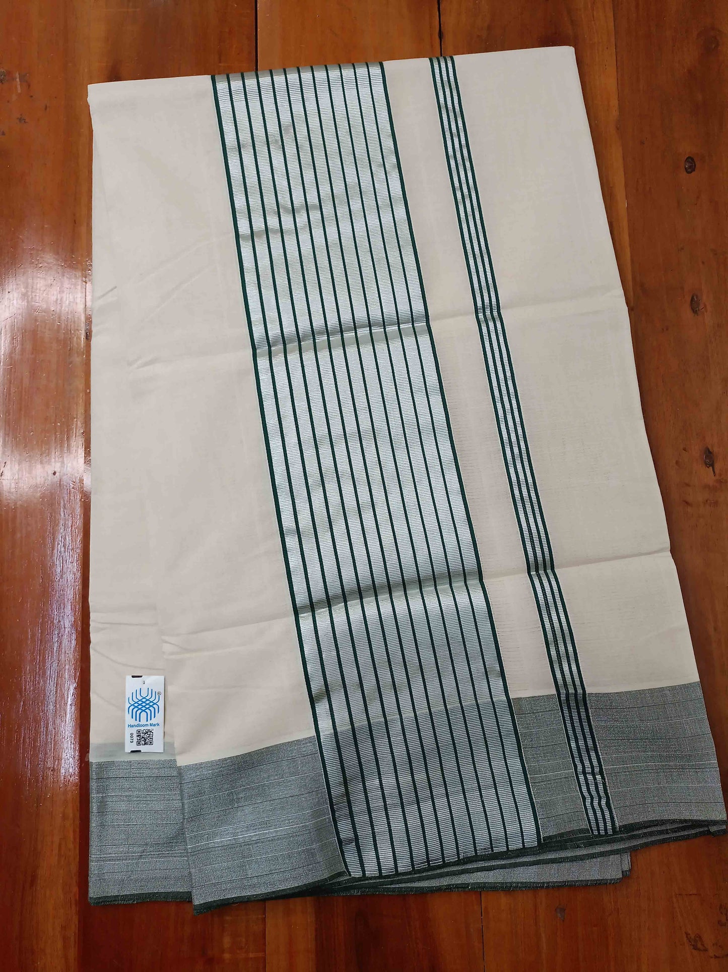 Kerala Saree Balaramapuram Handloom with Green & Silver Colour