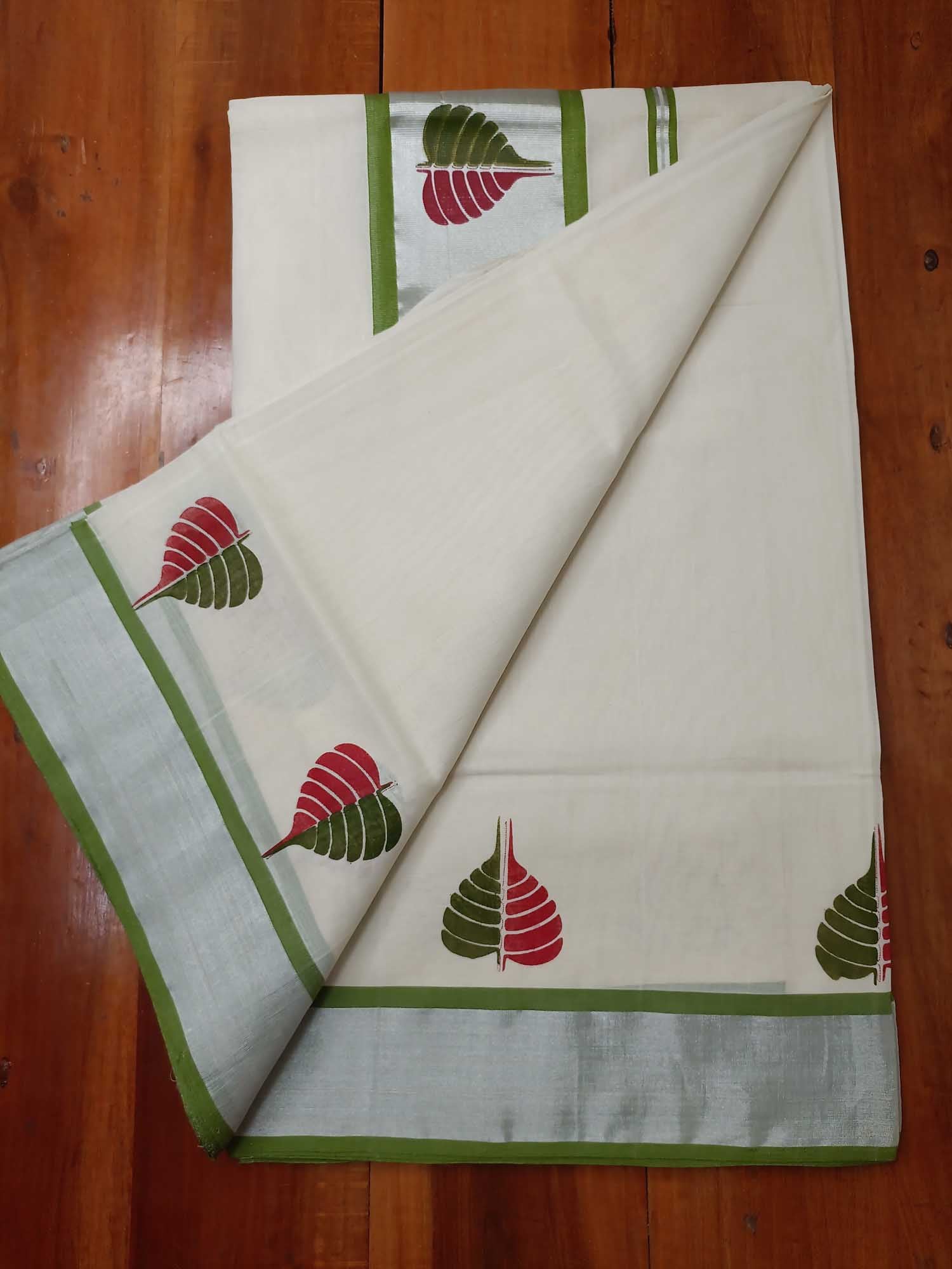 Kerala Kasavu Saree for Women
