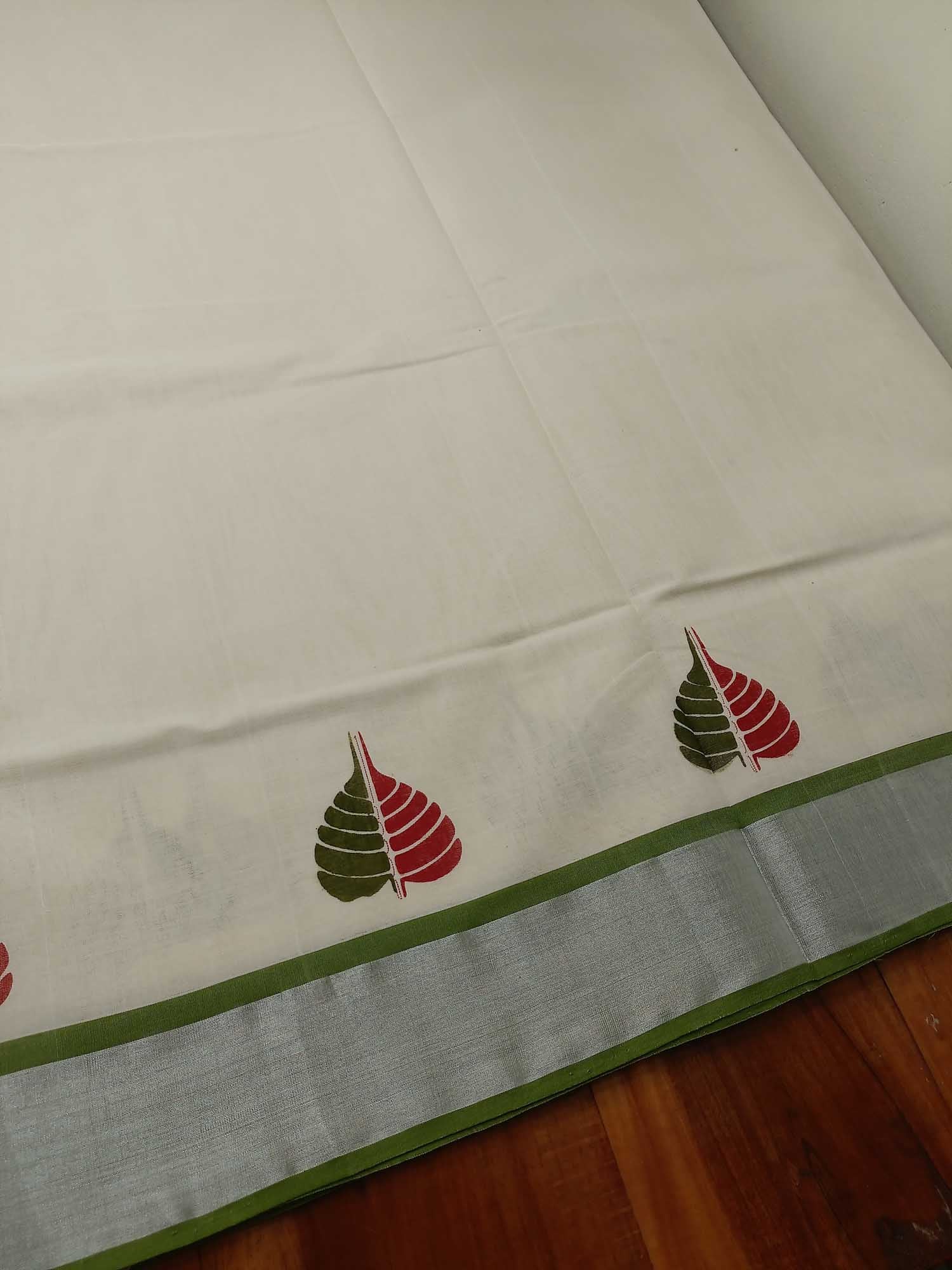 Kerala Kasavu Saree for Women