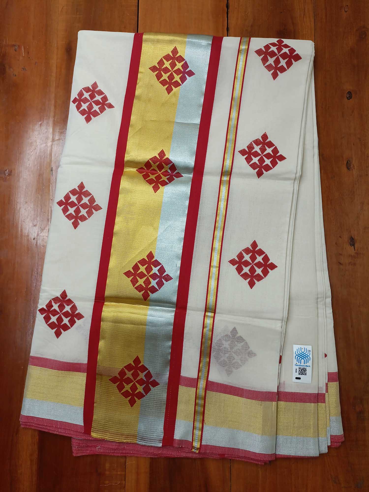Kerala Kasavu Saree for Women