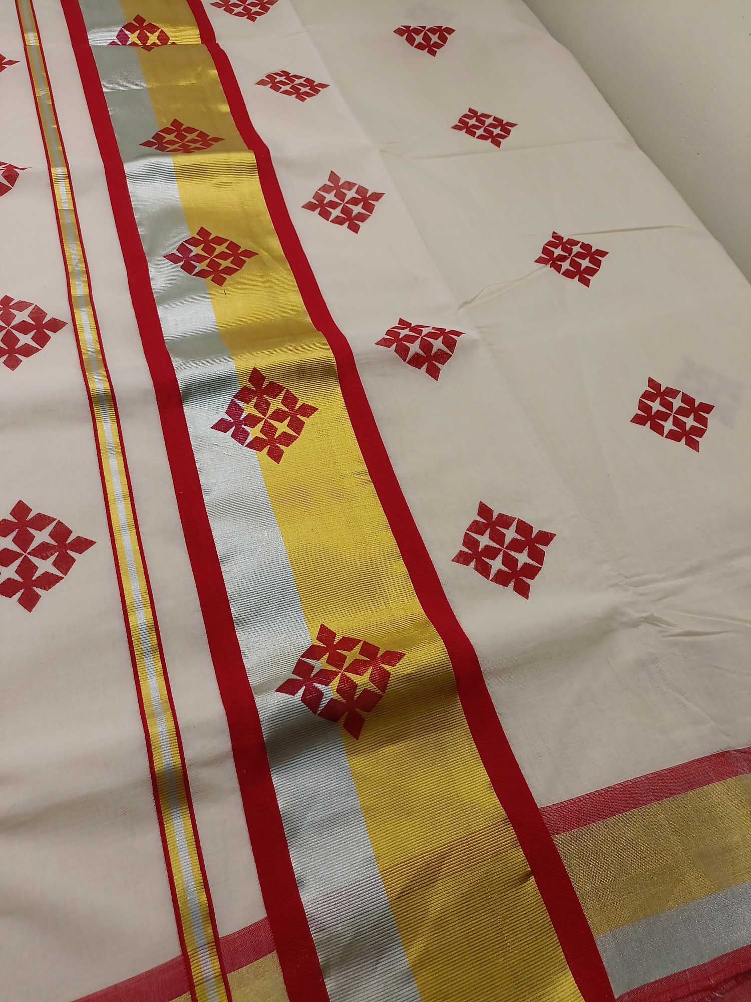 Kerala Kasavu Saree for Women