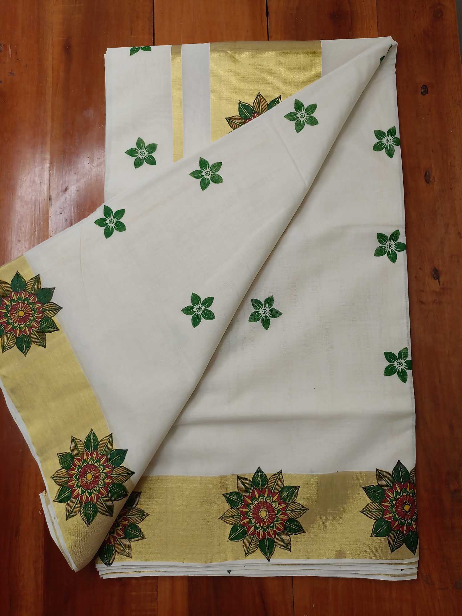 Kerala Kasavu Saree for Women
