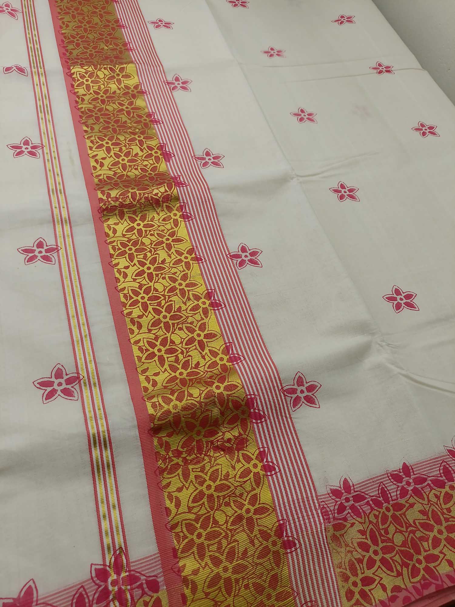 Kerala Kasavu Saree for Women